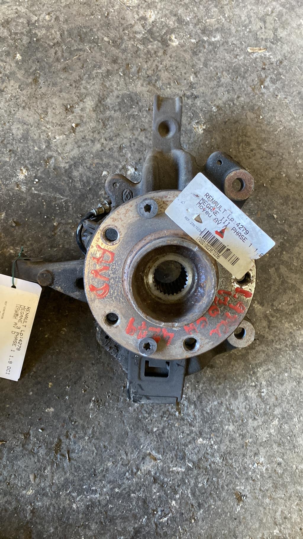 Moyeu avant droit RENAULT MEGANE 3 PHASE 1 Diesel - 1
