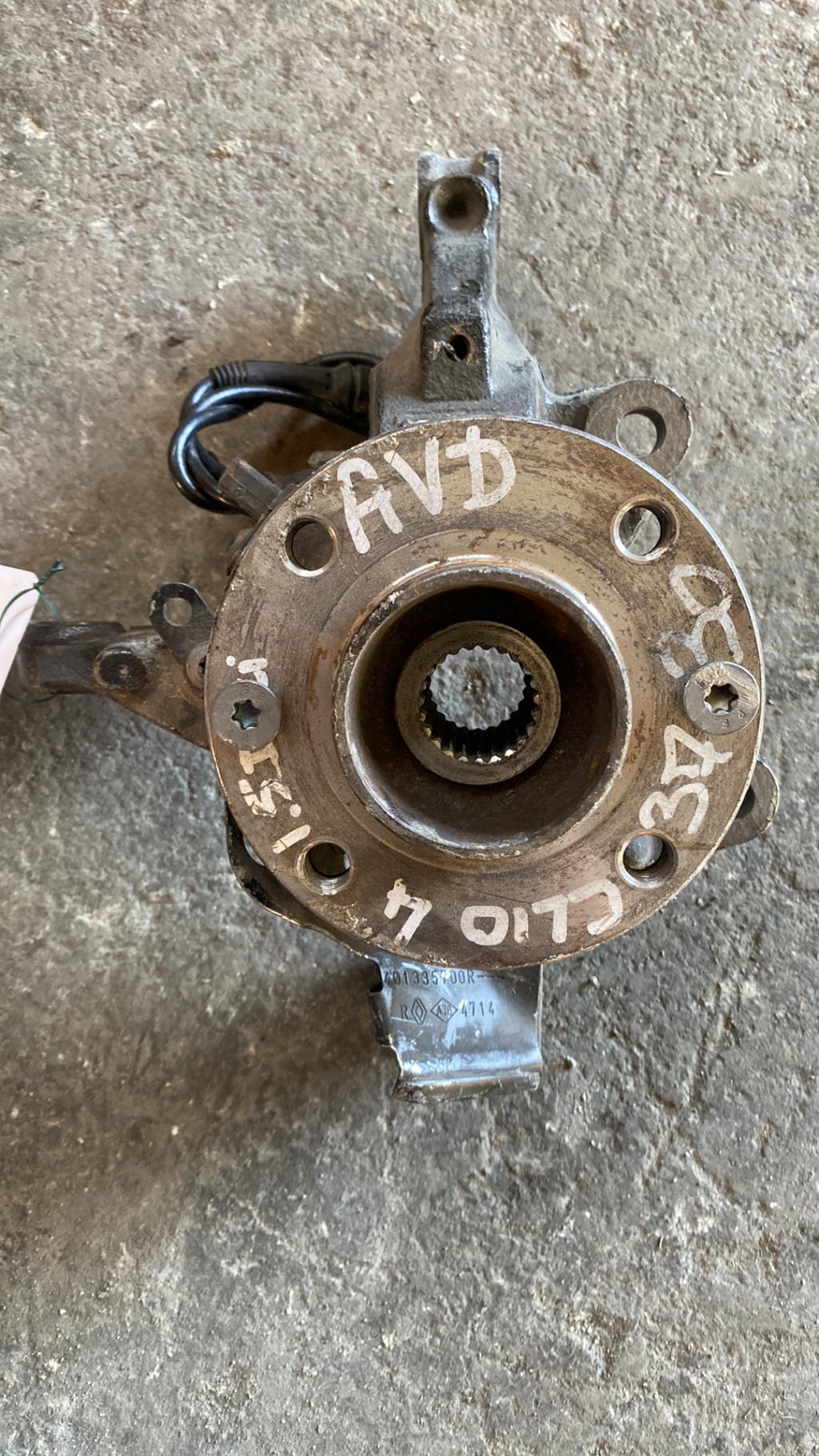 Moyeu avant droit RENAULT CLIO 4 PHASE 1 Diesel - 1