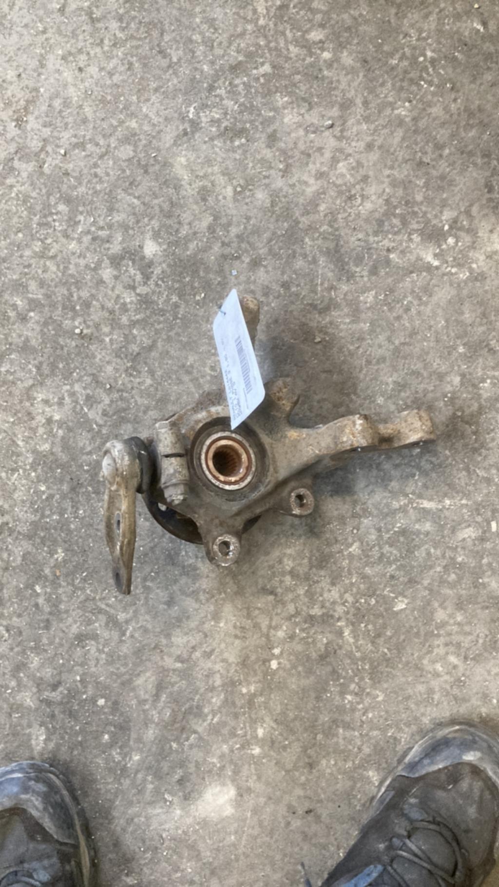 Moyeu avant gauche RENAULT CLIO 1 PHASE 3 Diesel - 1