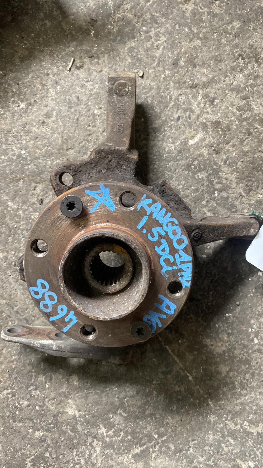 Moyeu avant gauche RENAULT KANGOO 1 PHASE 2 Diesel - 1