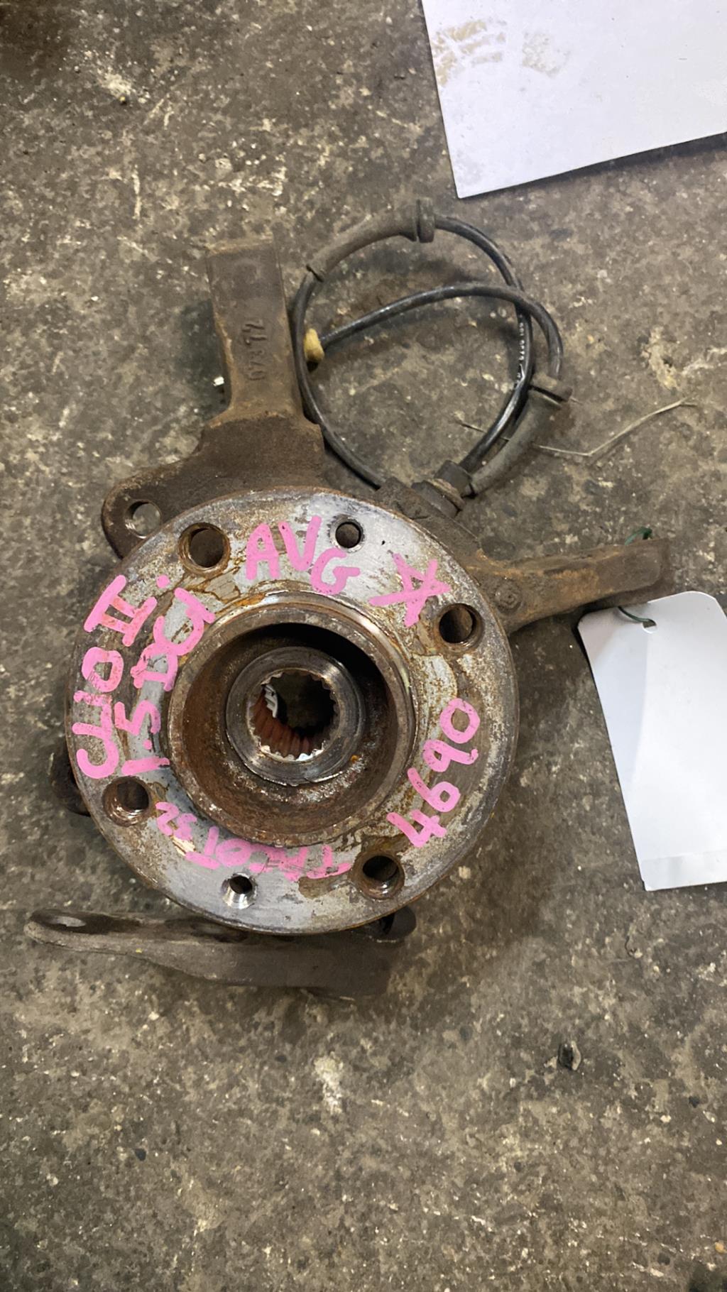 Moyeu avant gauche RENAULT CLIO 2 PHASE 2 Diesel - 1