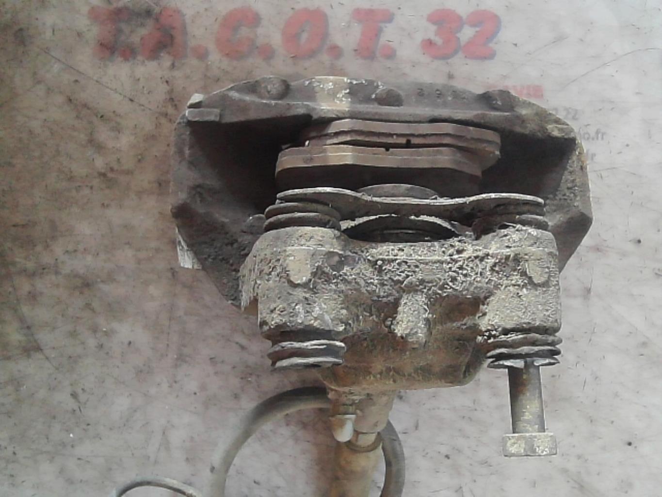 Etrier avant droit (freinage) RENAULT R18 PHASE 1 Diesel - 1