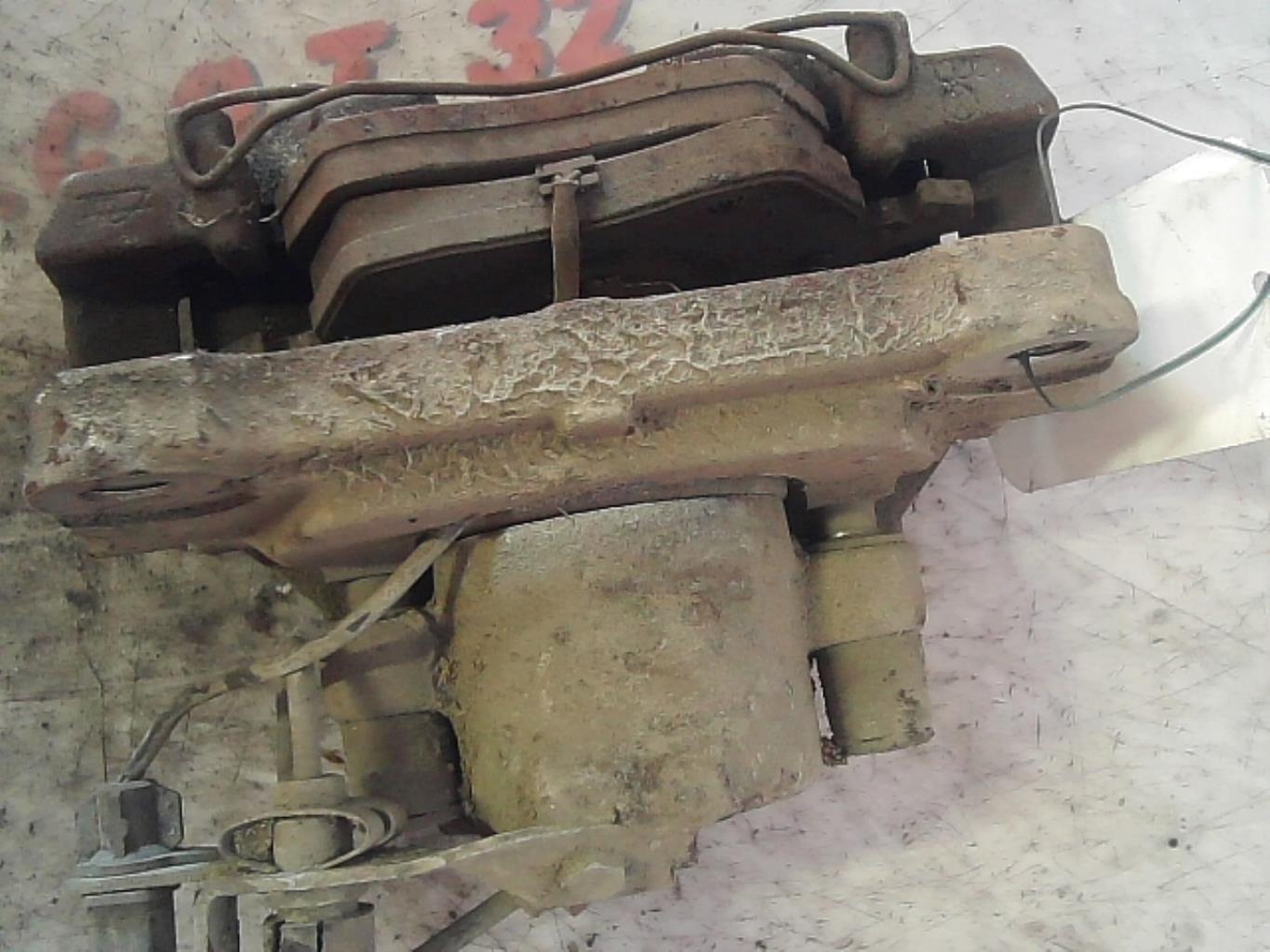 Etrier avant gauche (freinage) AUDI A4 2 PHASE 2 Diesel - 1