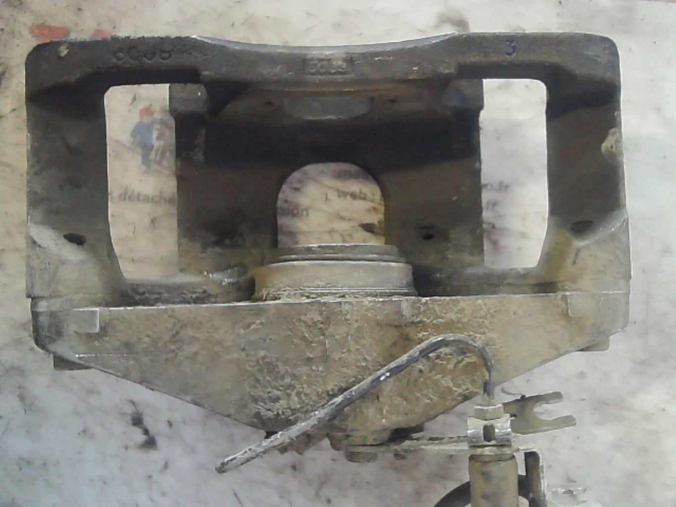 Etrier avant gauche (freinage) AUDI A6 2 PHASE 2 Diesel - 1