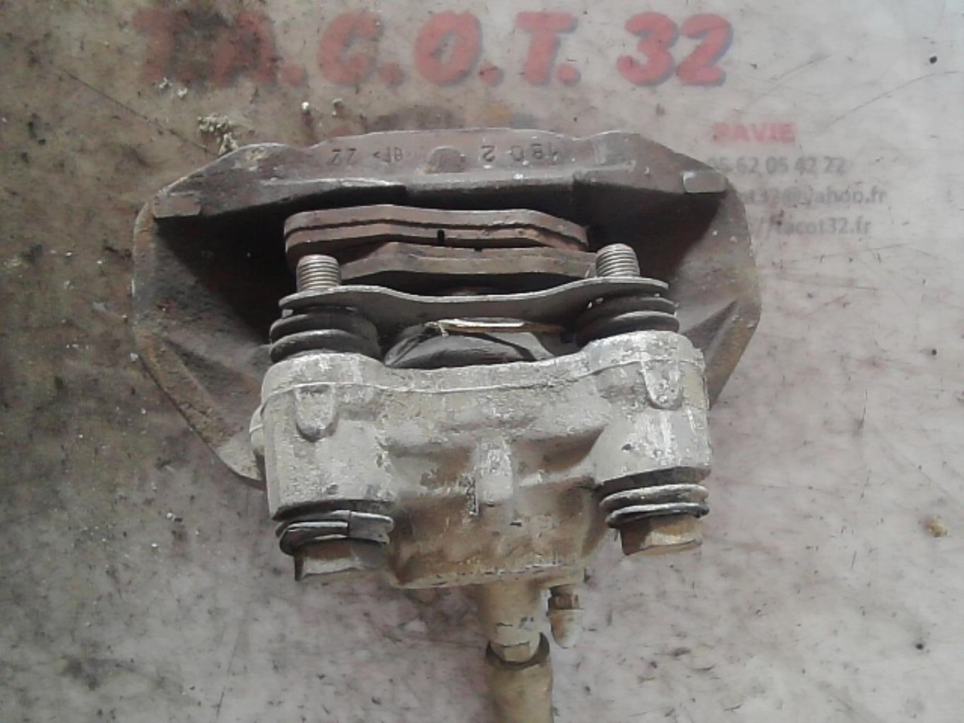 Etrier avant gauche (freinage) RENAULT R18 PHASE 1 Diesel - 1