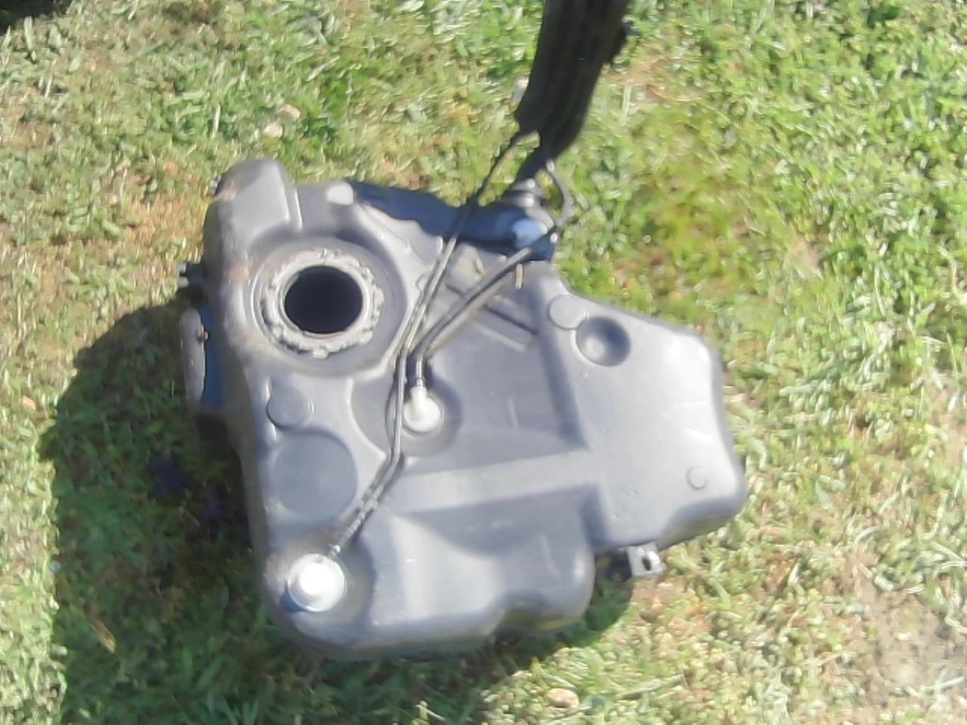 Reservoir VOLKSWAGEN GOLF PLUS PHASE 1 Essence - 1