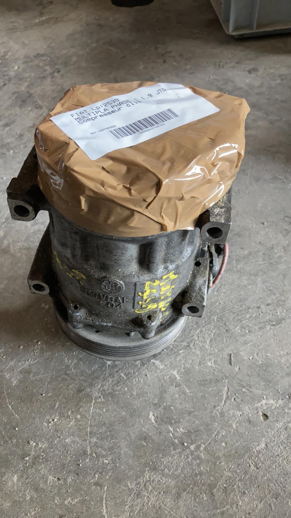 Compresseur clim RENAULT TWINGO 2 PHASE 1 Essence - 1