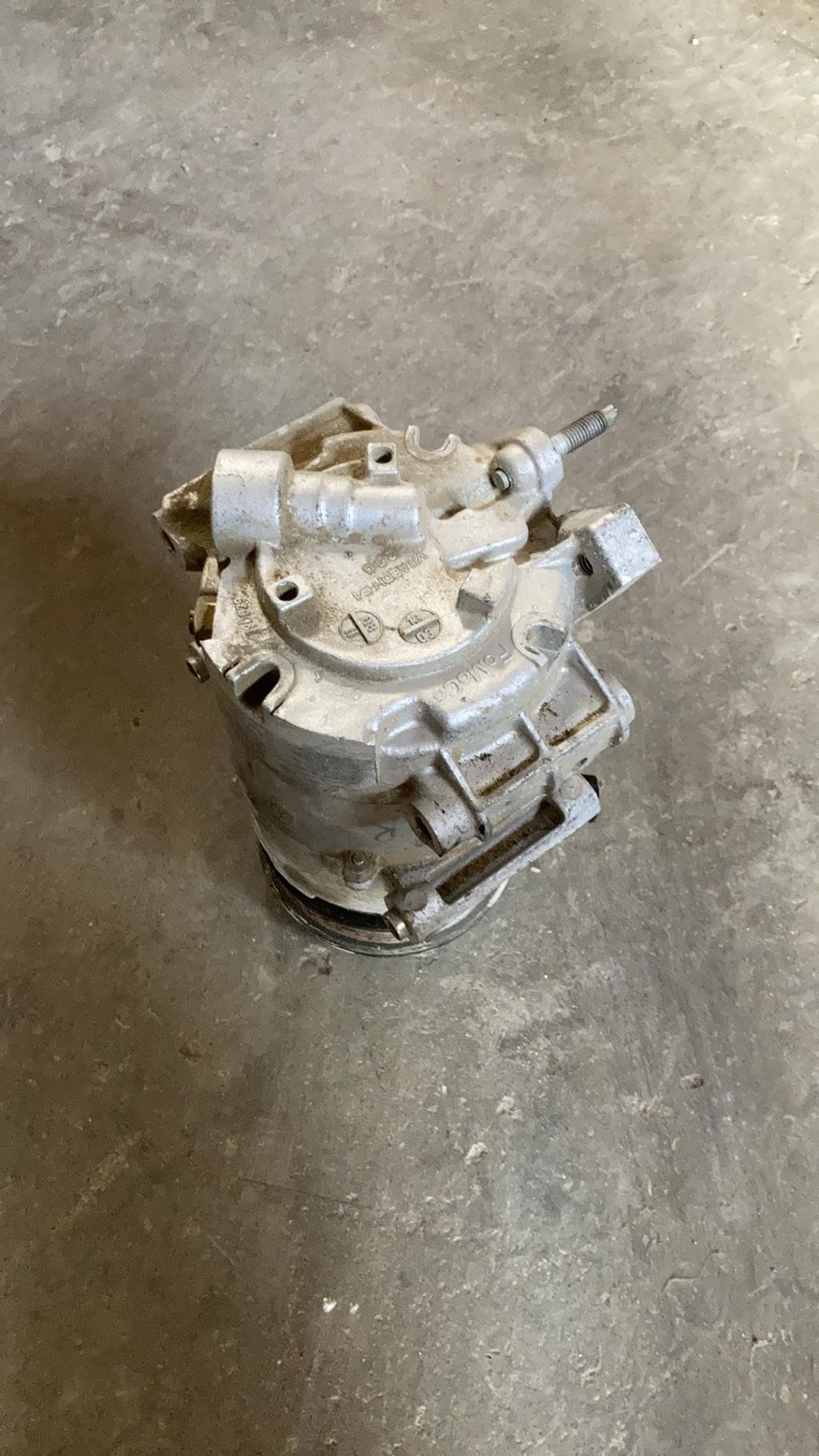 Compresseur clim FORD FIESTA 6 PHASE 2 Essence - 1