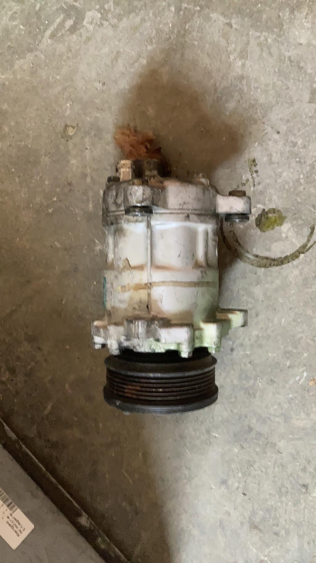 Compresseur clim VOLKSWAGEN LUPO Essence - 1