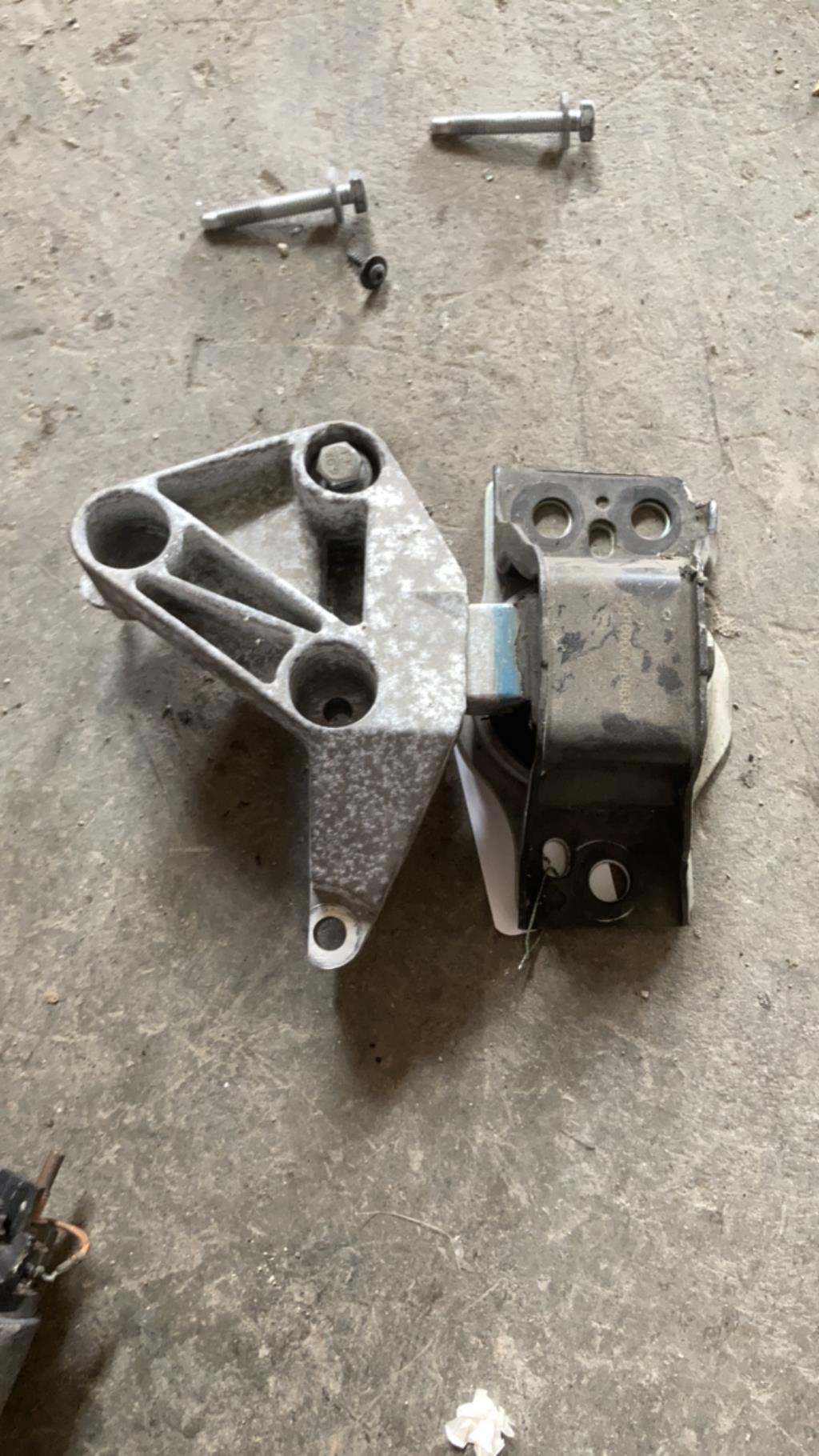 Support moteur droit RENAULT MEGANE 2 PHASE 1 Diesel - 1