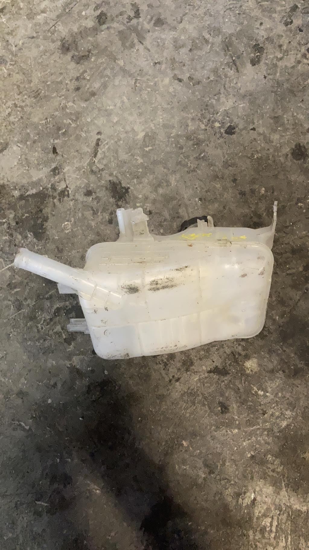 Vase d'expansion RENAULT MEGANE 3 PHASE 1 BREAK Diesel - 1