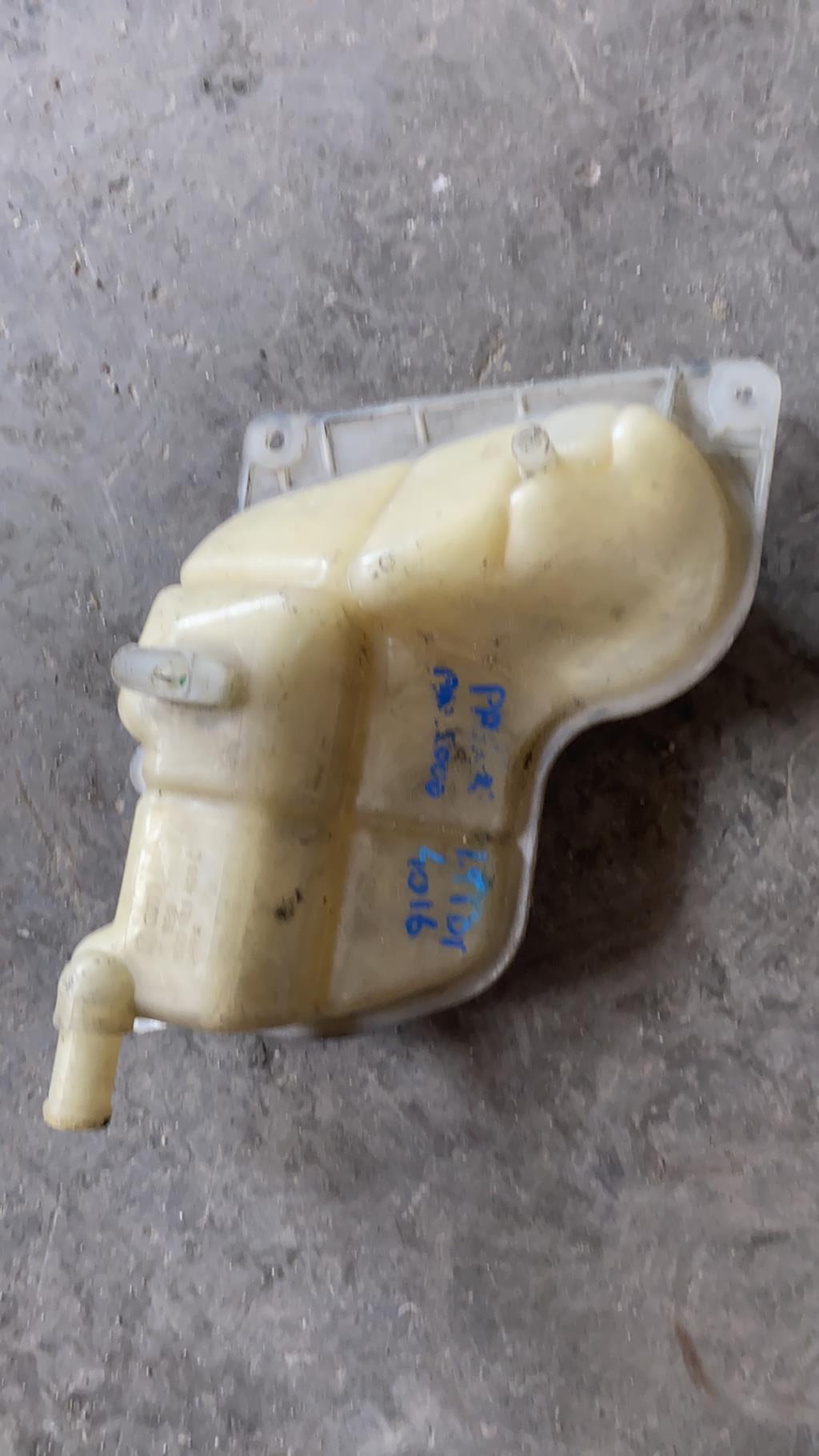 Vase d'expansion VOLKSWAGEN PASSAT 4 PHASE 1 BREAK Diesel - 1