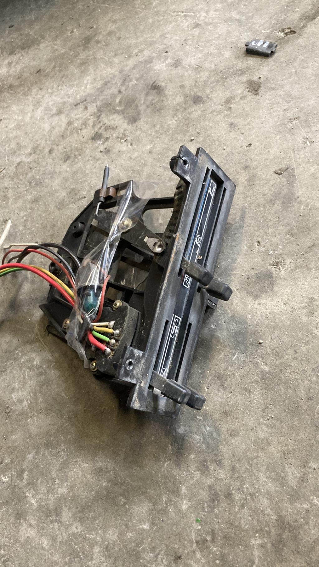 Commande chauffage NISSAN VANETTE 1 Diesel - 1