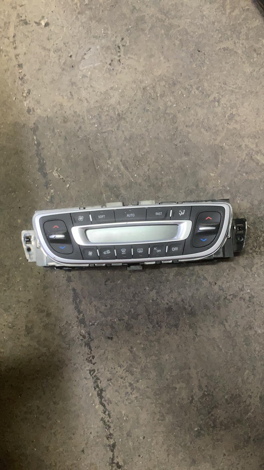 Commande chauffage RENAULT MEGANE 3 PHASE 1 Diesel - 1
