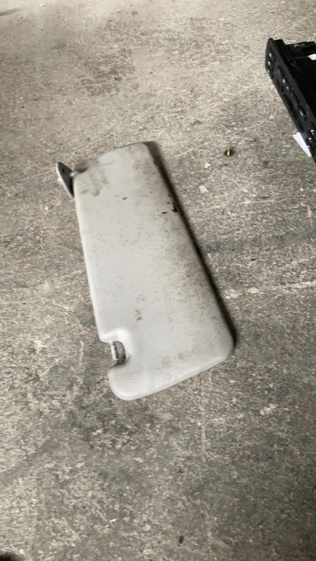 Pare soleil gauche BMW SERIE 3 E46 PHASE 1 Diesel - 1