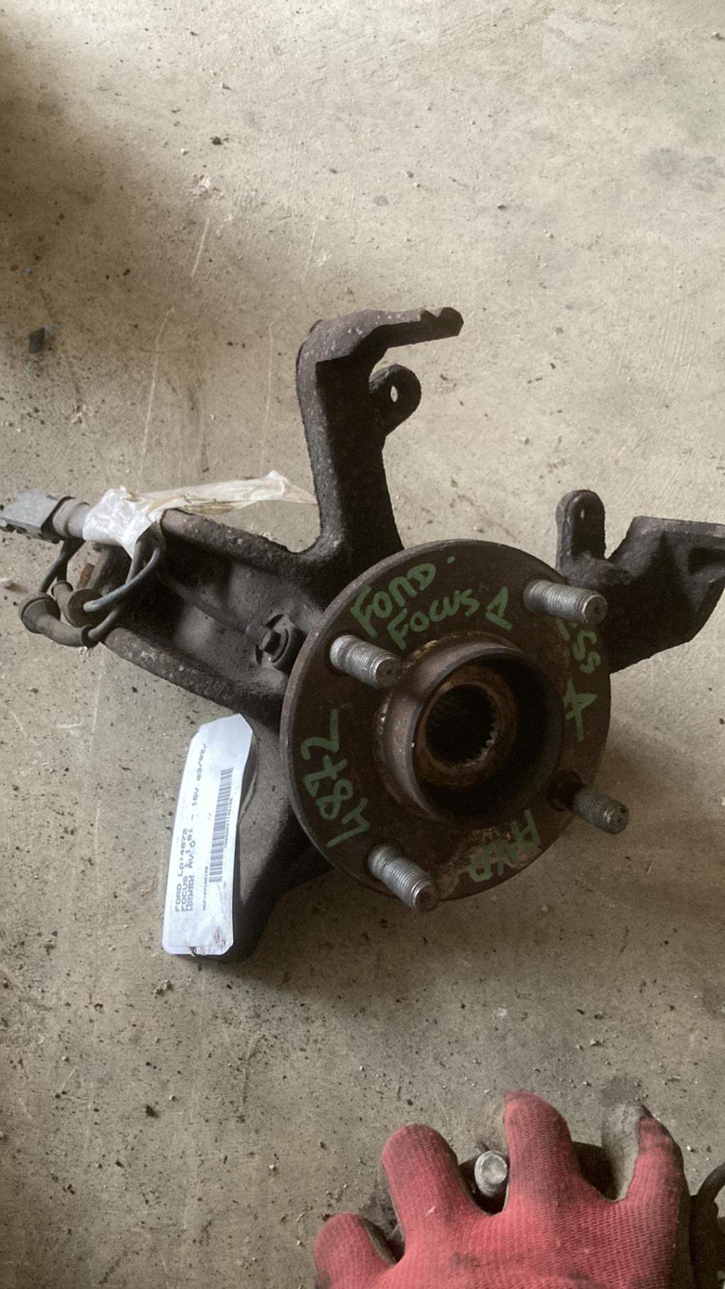 Moyeu avant droit FORD FOCUS 1 Essence - 1
