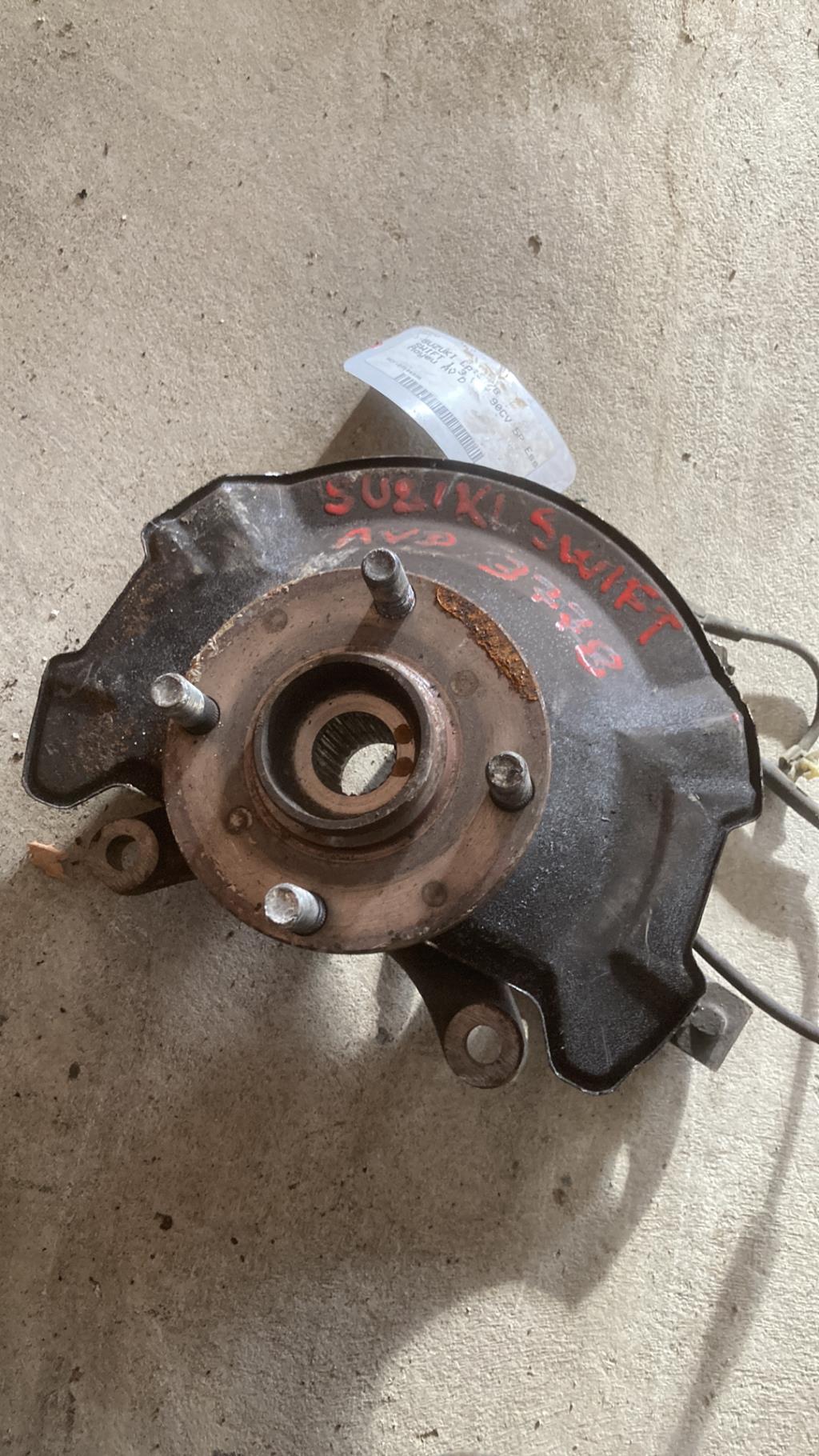 Moyeu avant droit SUZUKI SWIFT 3 Essence - 1