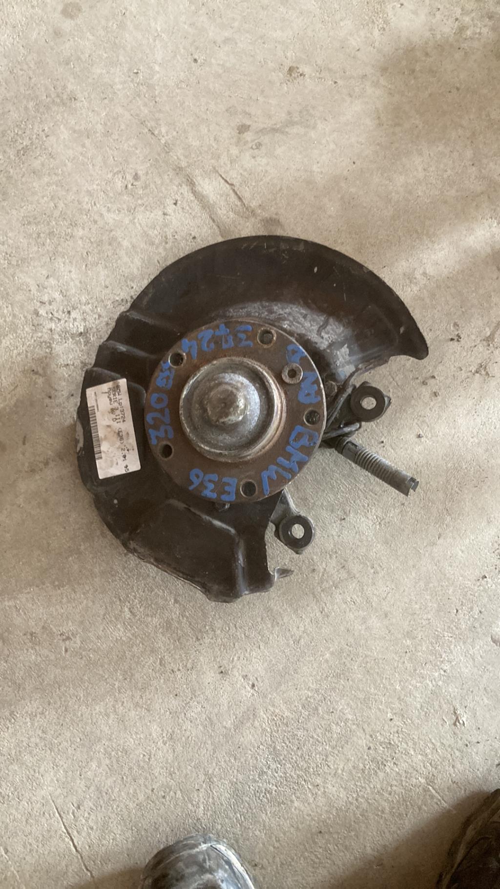 Moyeu avant droit BMW SERIE 3 E36 Essence - 1