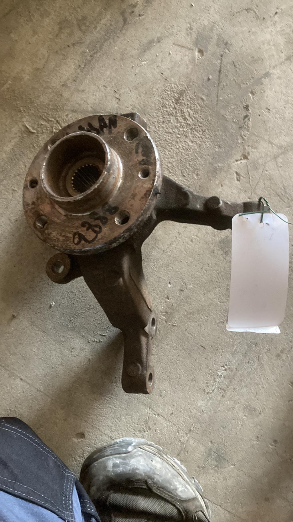 Moyeu avant droit NISSAN NOTE 1 PHASE 1 Essence - 1