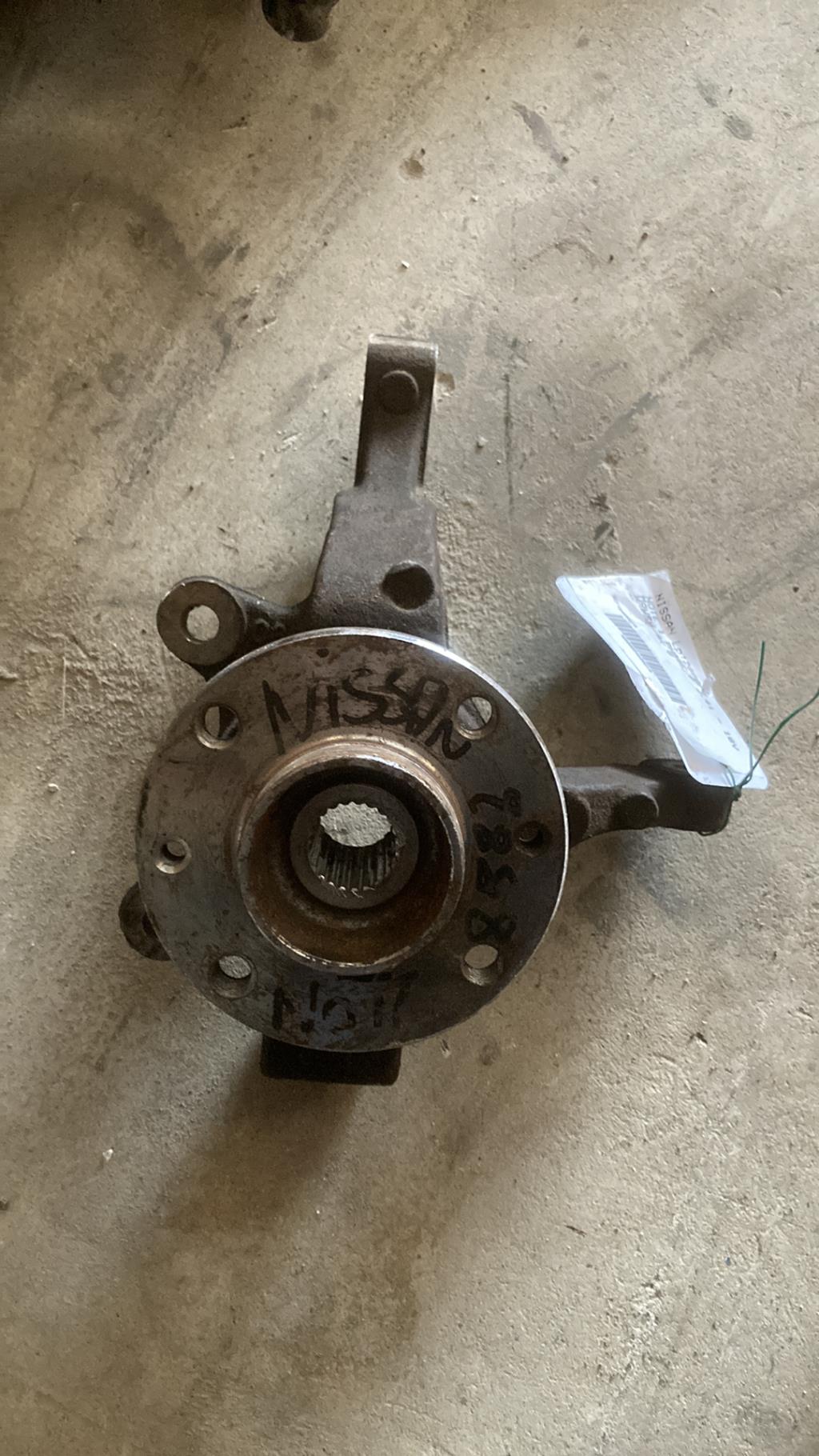 Moyeu avant gauche NISSAN NOTE 1 PHASE 1 Essence - 1