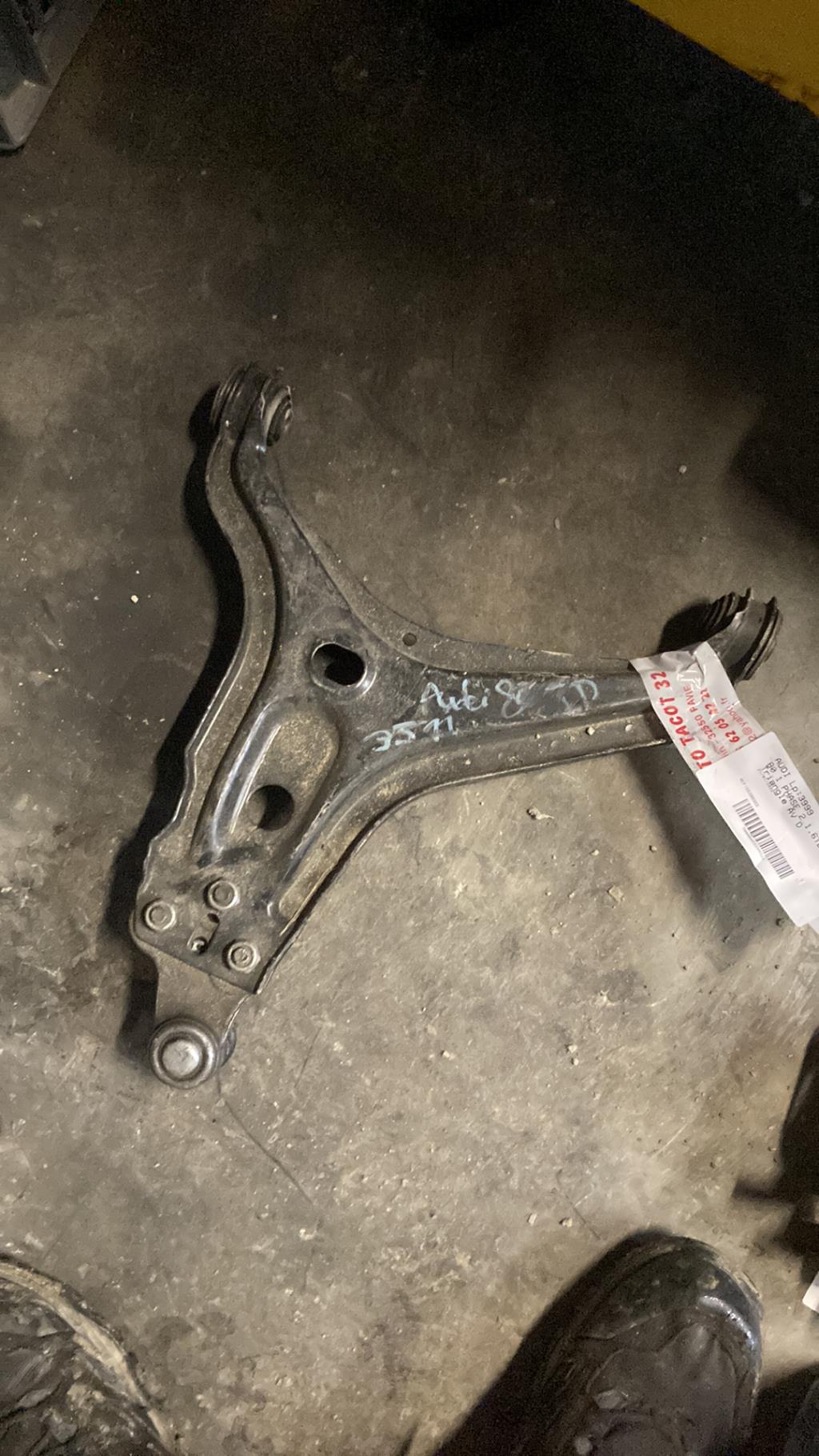 Triangle avant droit AUDI 80 1 PHASE 2  - 1
