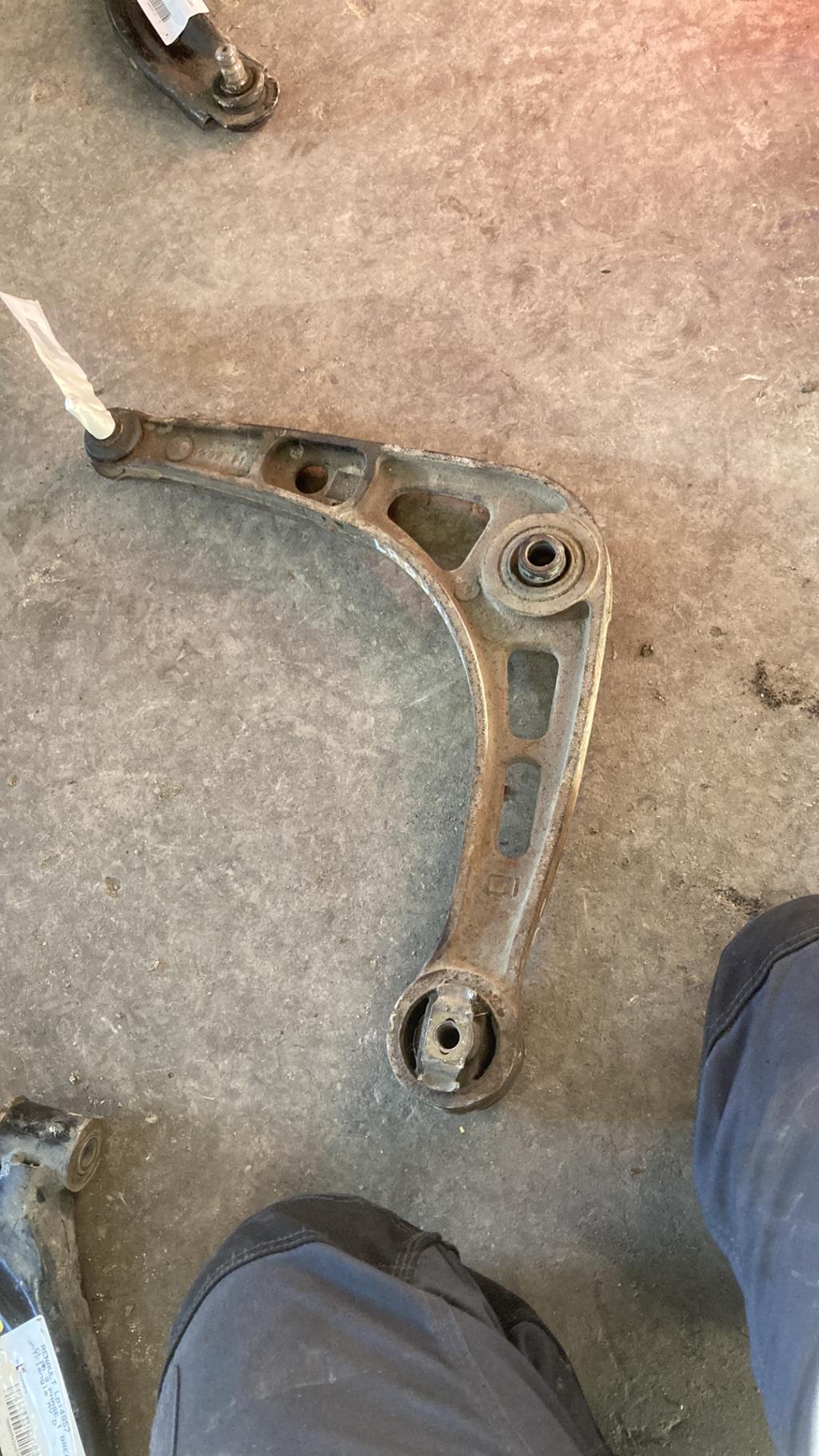 Triangle avant gauche RENAULT LAGUNA 1 Diesel - 1