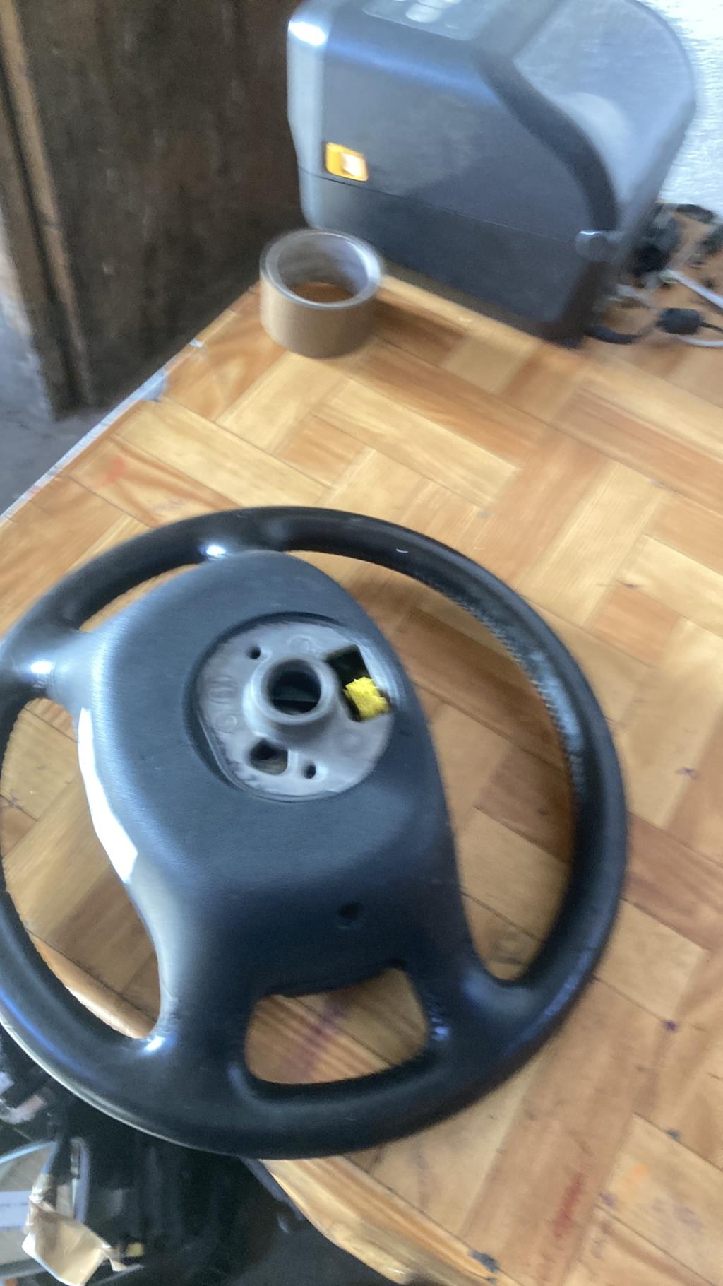 Volant AUDI A4 2 AVANT PHASE 1 BREAK Essence - 1