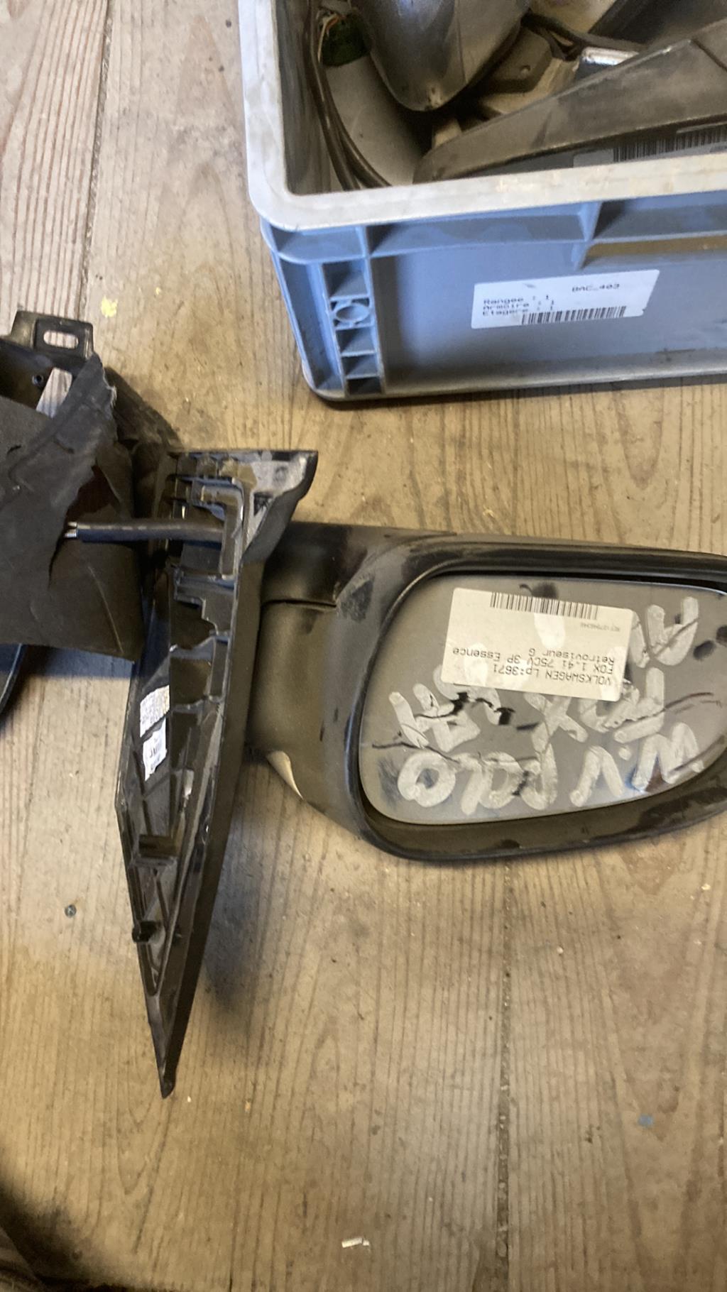Retroviseur gauche VOLKSWAGEN FOX Essence - 1