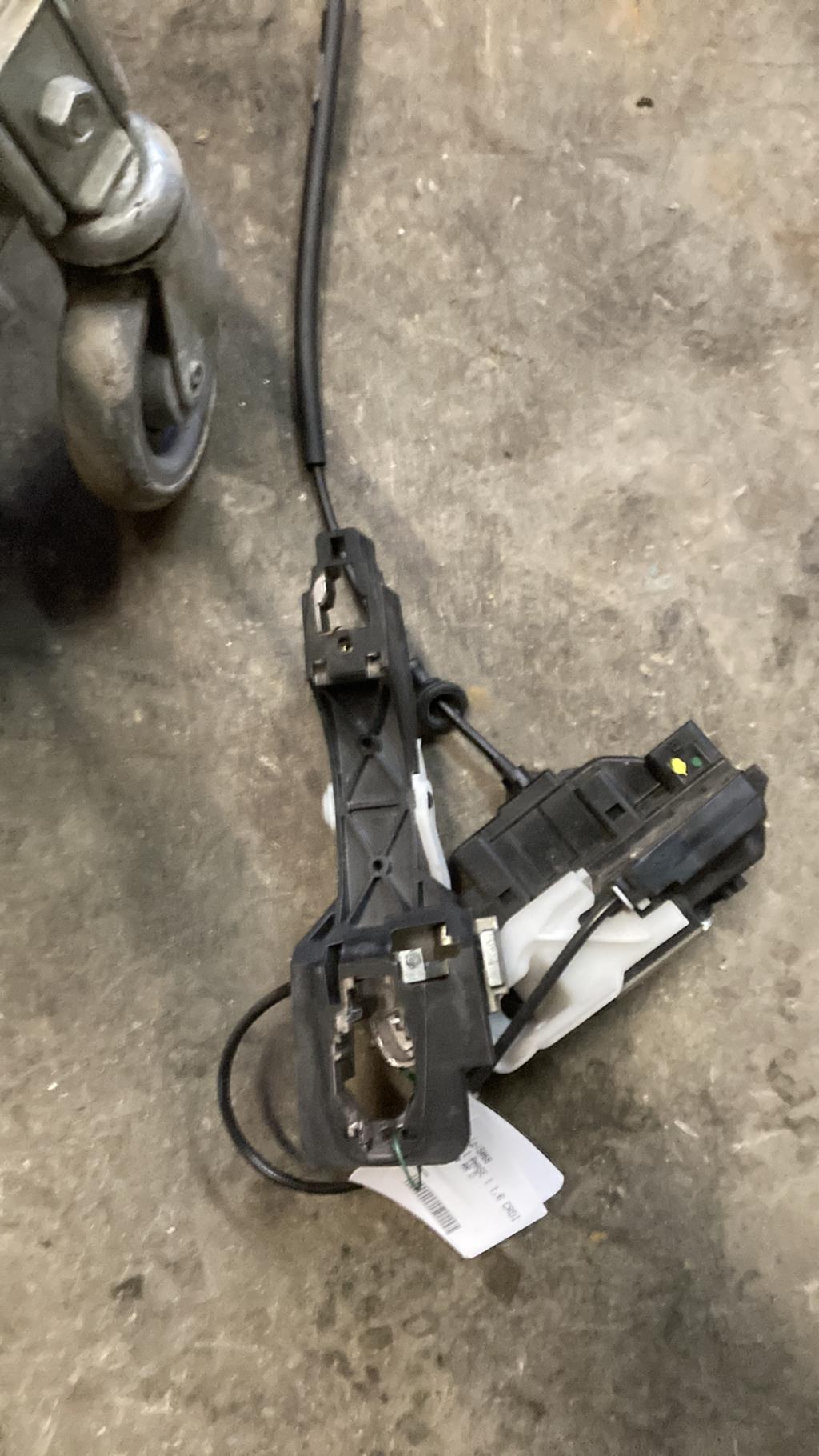 Serrure arriere droit KIA CEE-D 1 PHASE 1 Diesel - 1