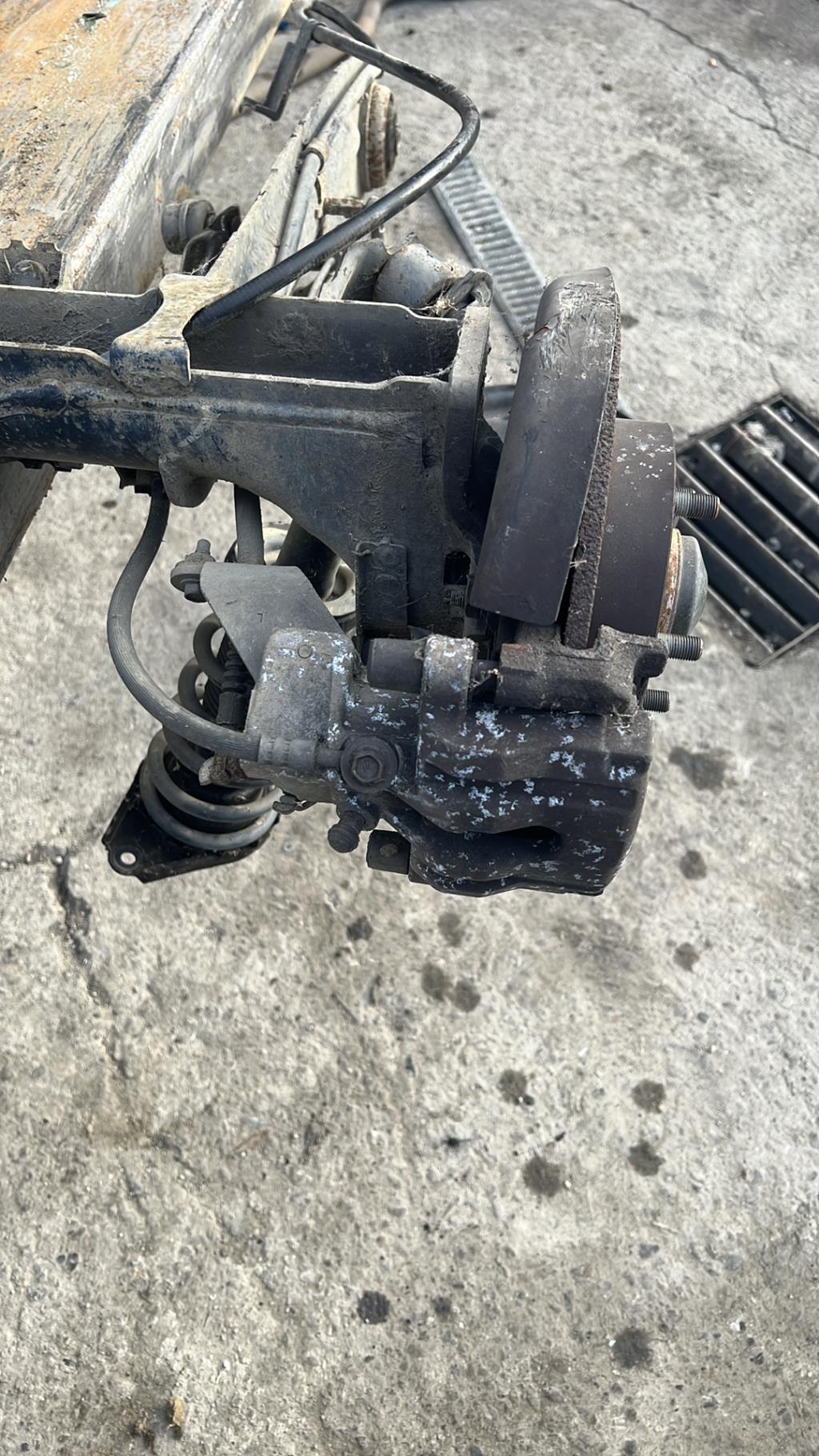 Essieu arriere NISSAN PRIMERA 3 Diesel - 1