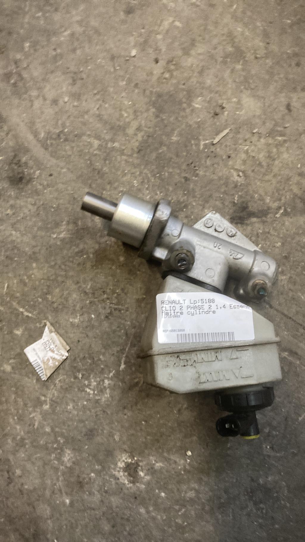 Maitre cylindre (freinage) RENAULT CLIO 2 PHASE 2 Essence - 1