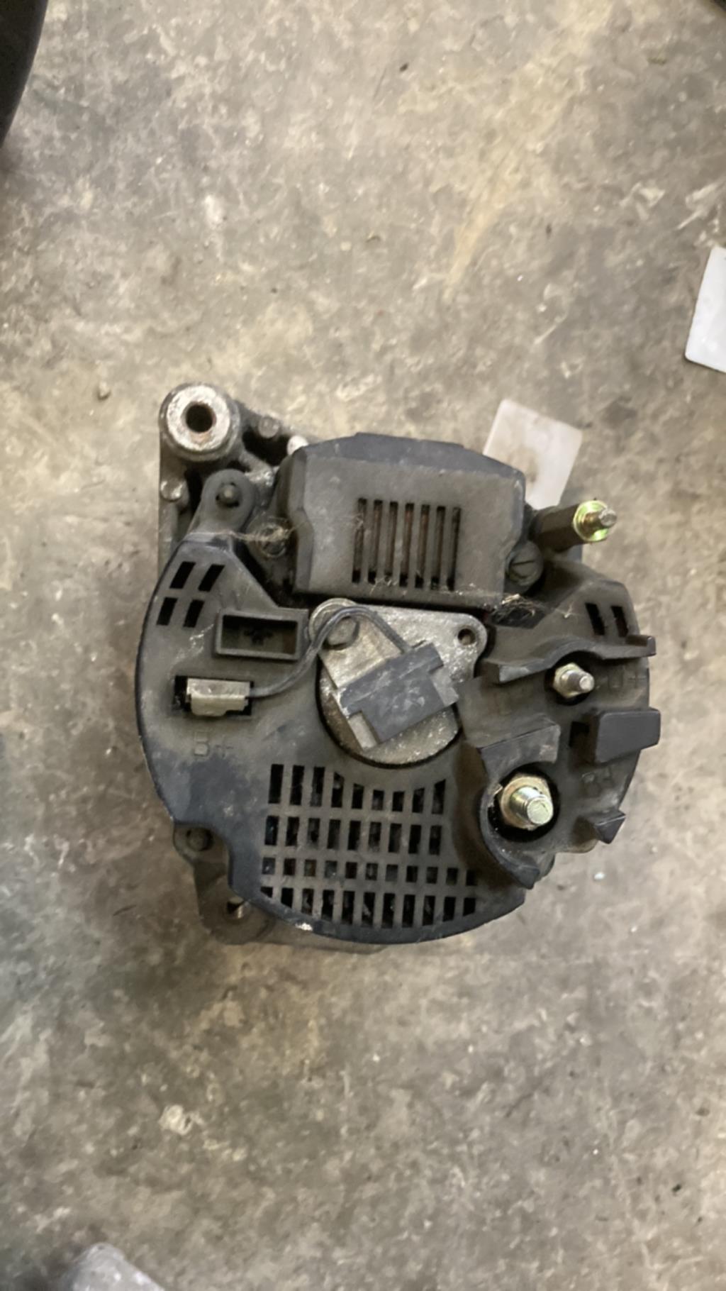 Alternateur VOLKSWAGEN GOLF 2 Essence - 1