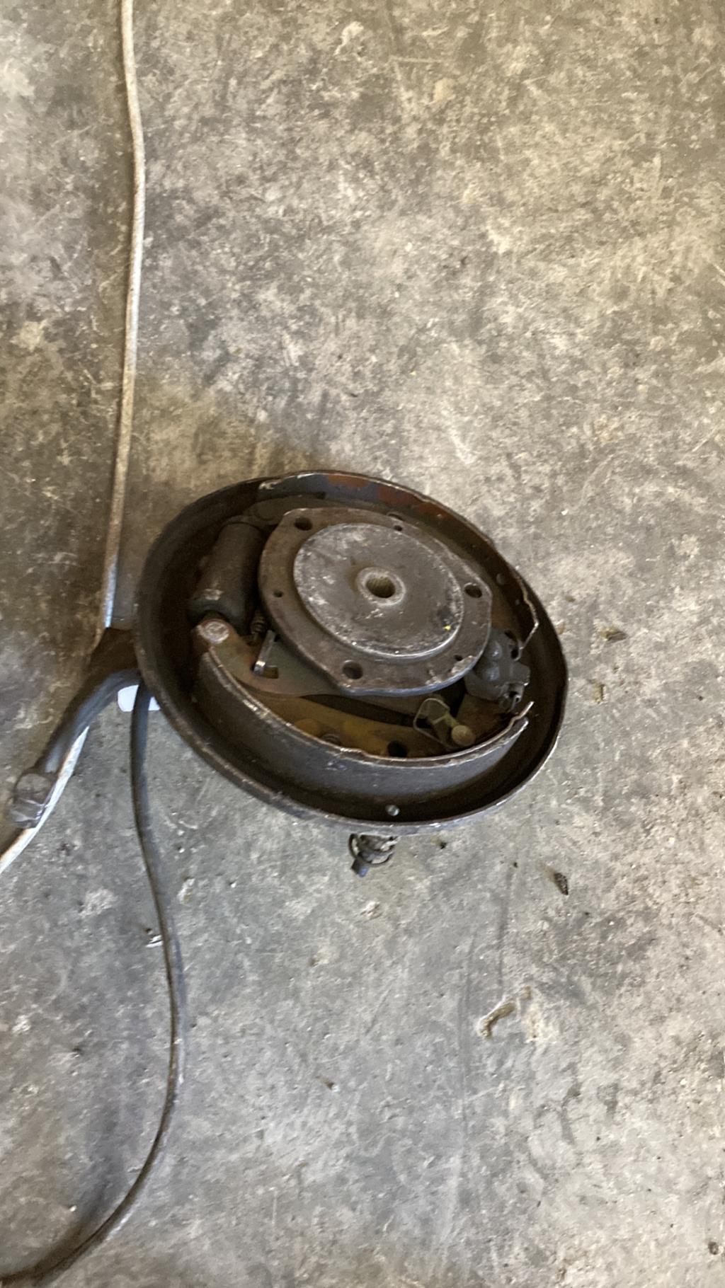Moyeu avant gauche RENAULT R4 Essence - 1