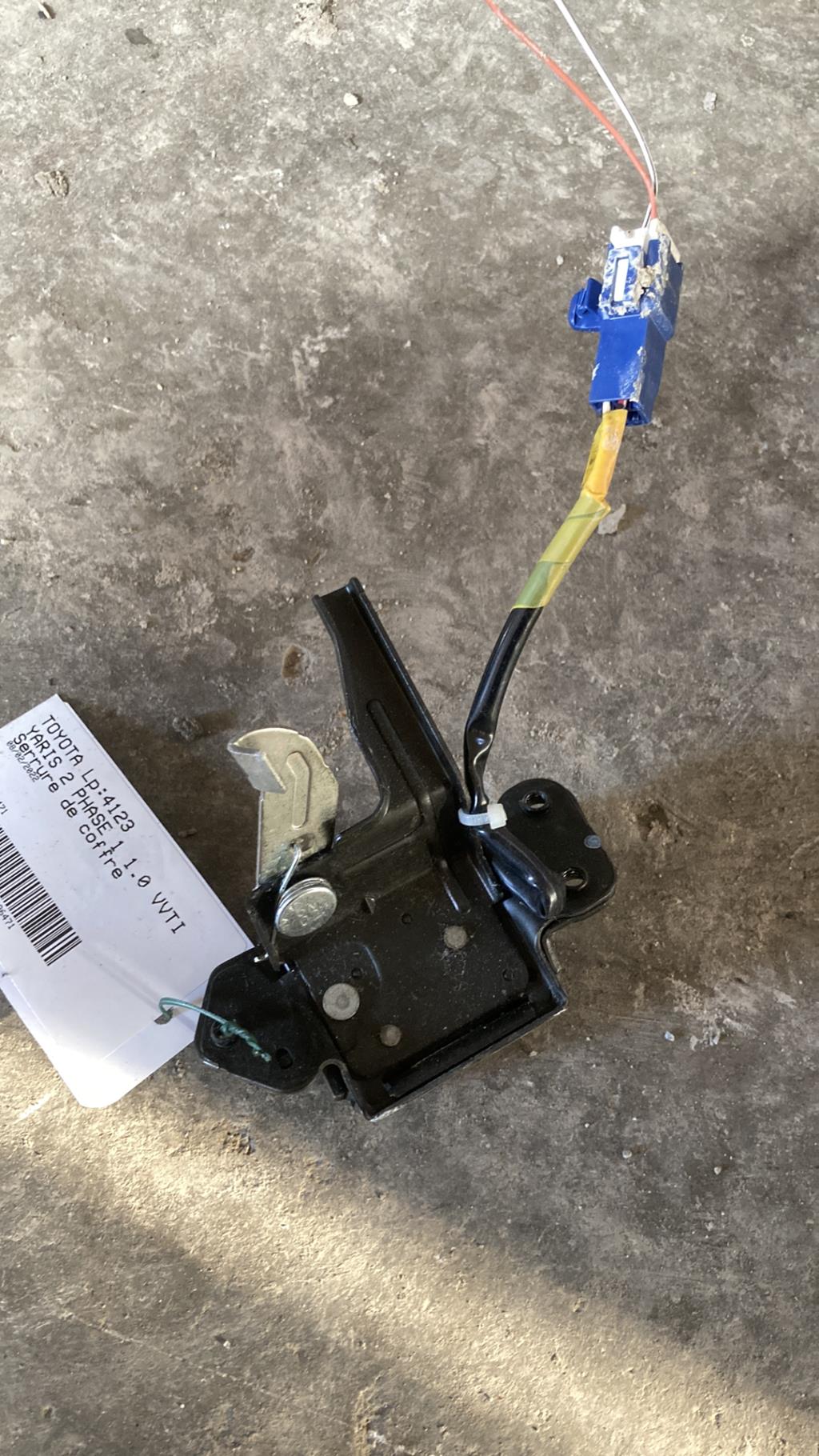Serrure de coffre TOYOTA YARIS 2 PHASE 1 Essence - 1
