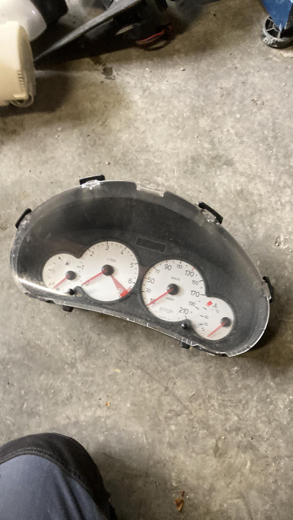 Compteur PEUGEOT 206 PHASE 2  - 1