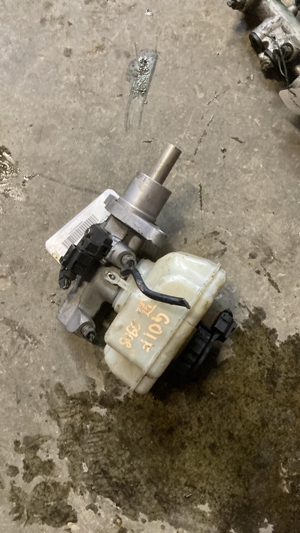 Maitre cylindre (freinage) VOLKSWAGEN GOLF 6 Diesel - 1