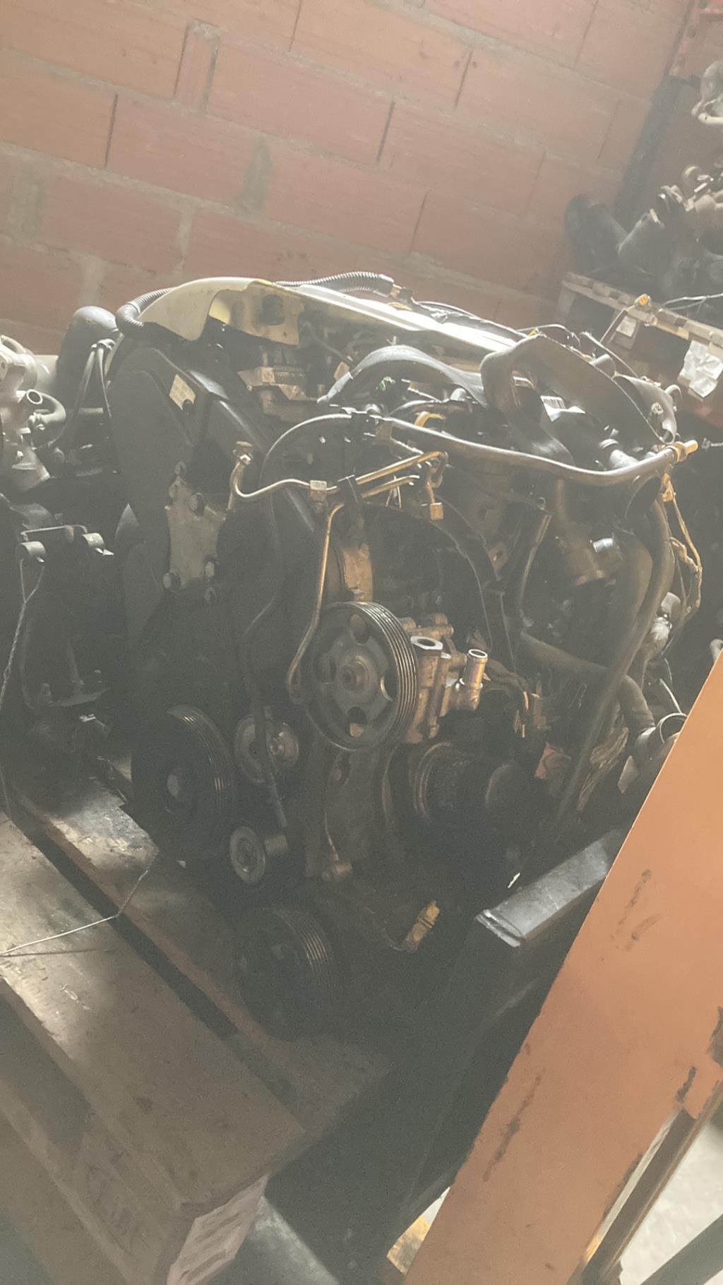 Moteur CITROEN C5 1 PHASE 1 BREAK Diesel - 1