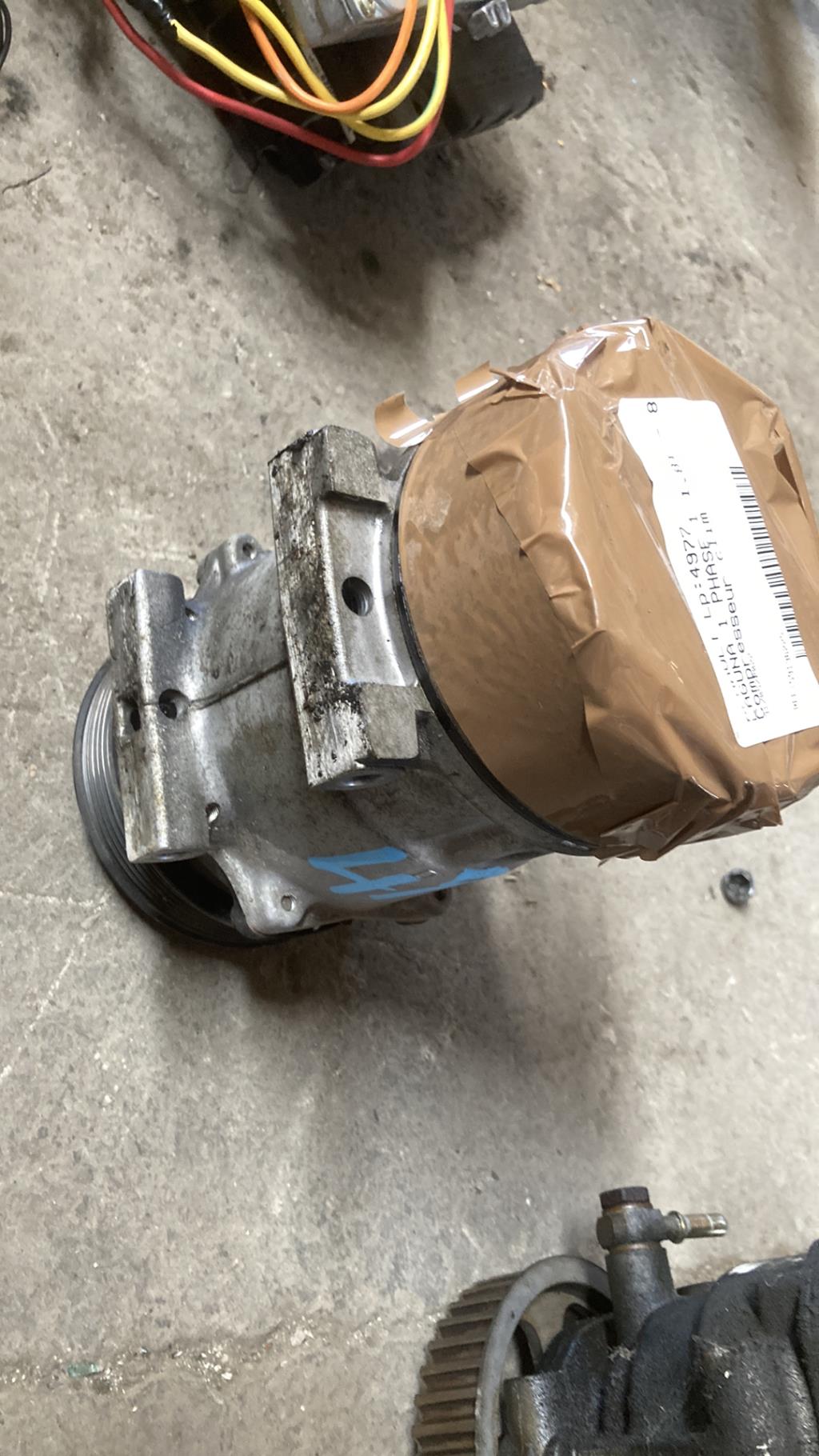 Compresseur clim RENAULT LAGUNA 1 PHASE 1 Essence - 1