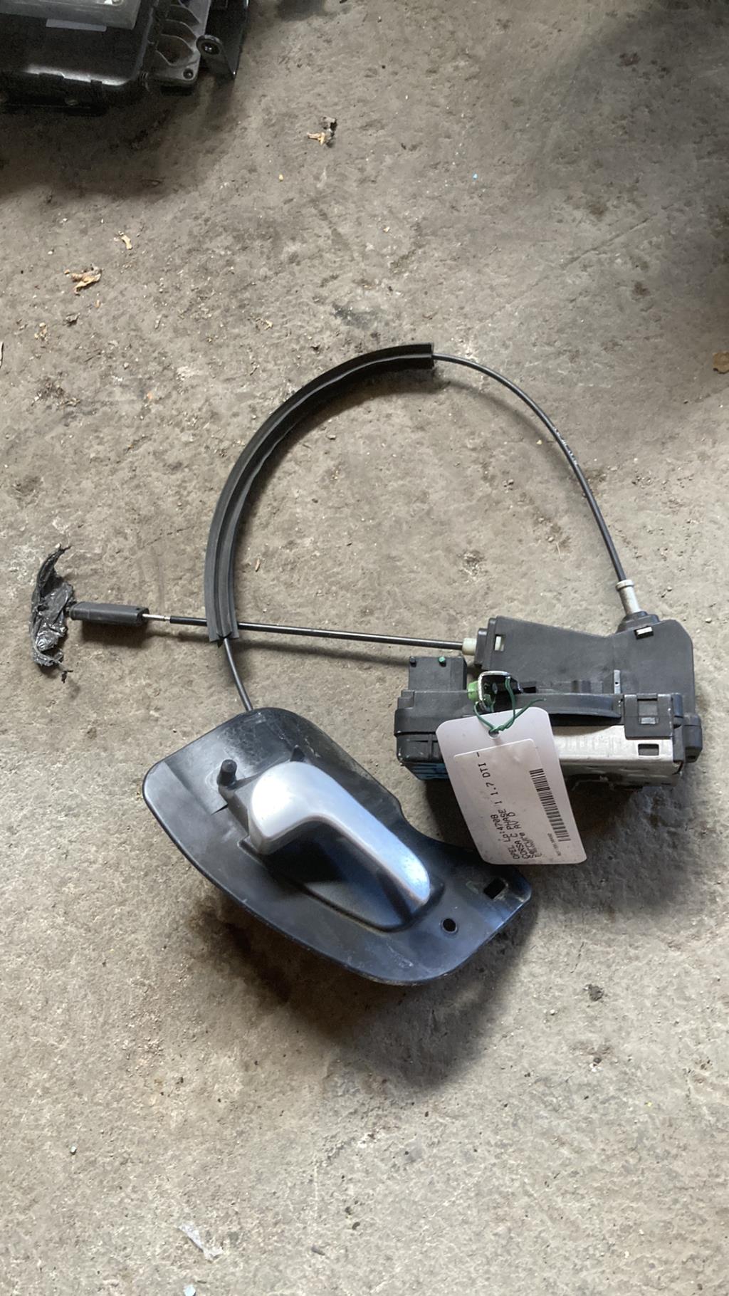 Serrure avant droit OPEL CORSA C PHASE 1 Diesel - 1