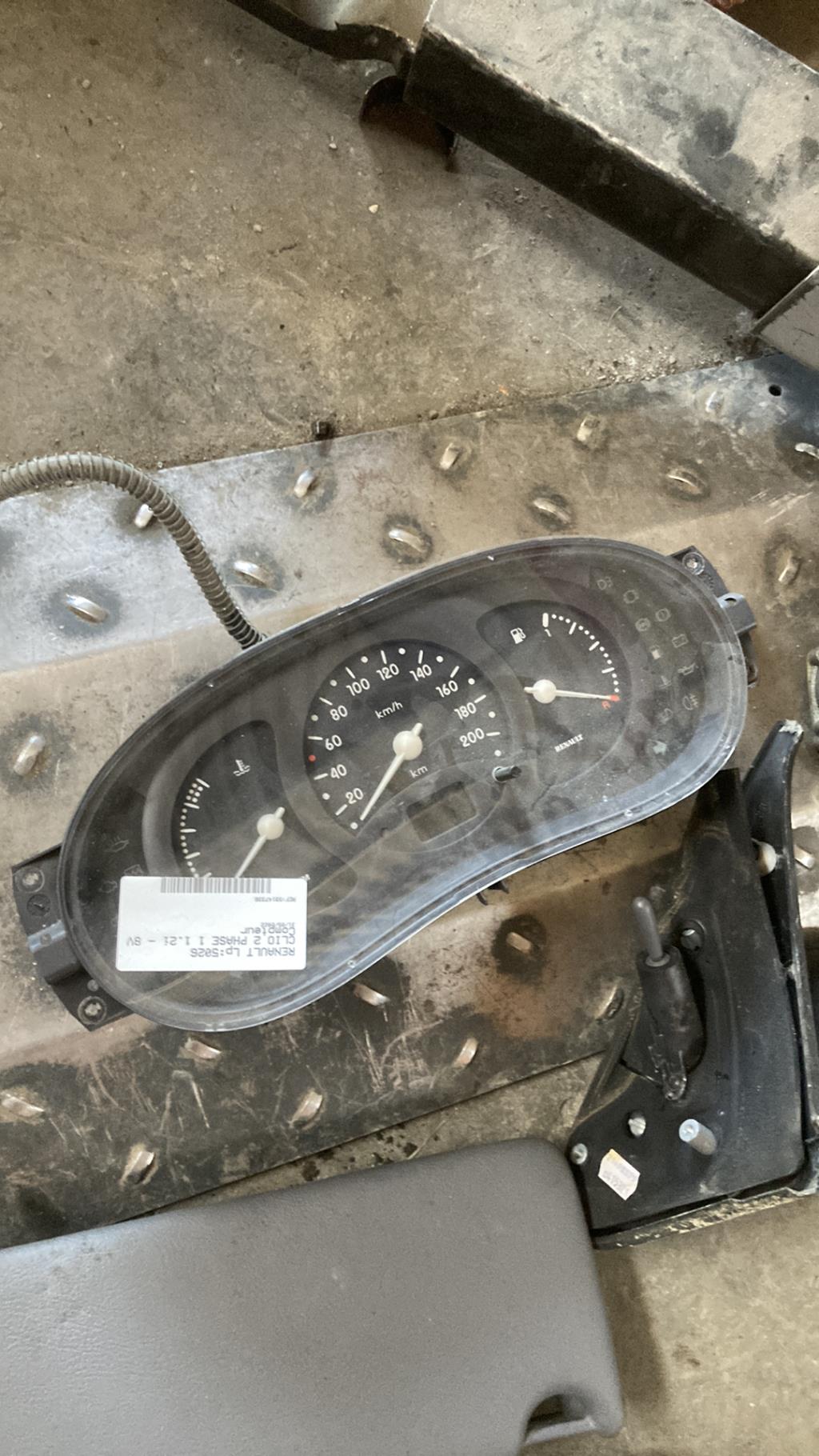 Compteur RENAULT CLIO 2 PHASE 1 Essence - 1