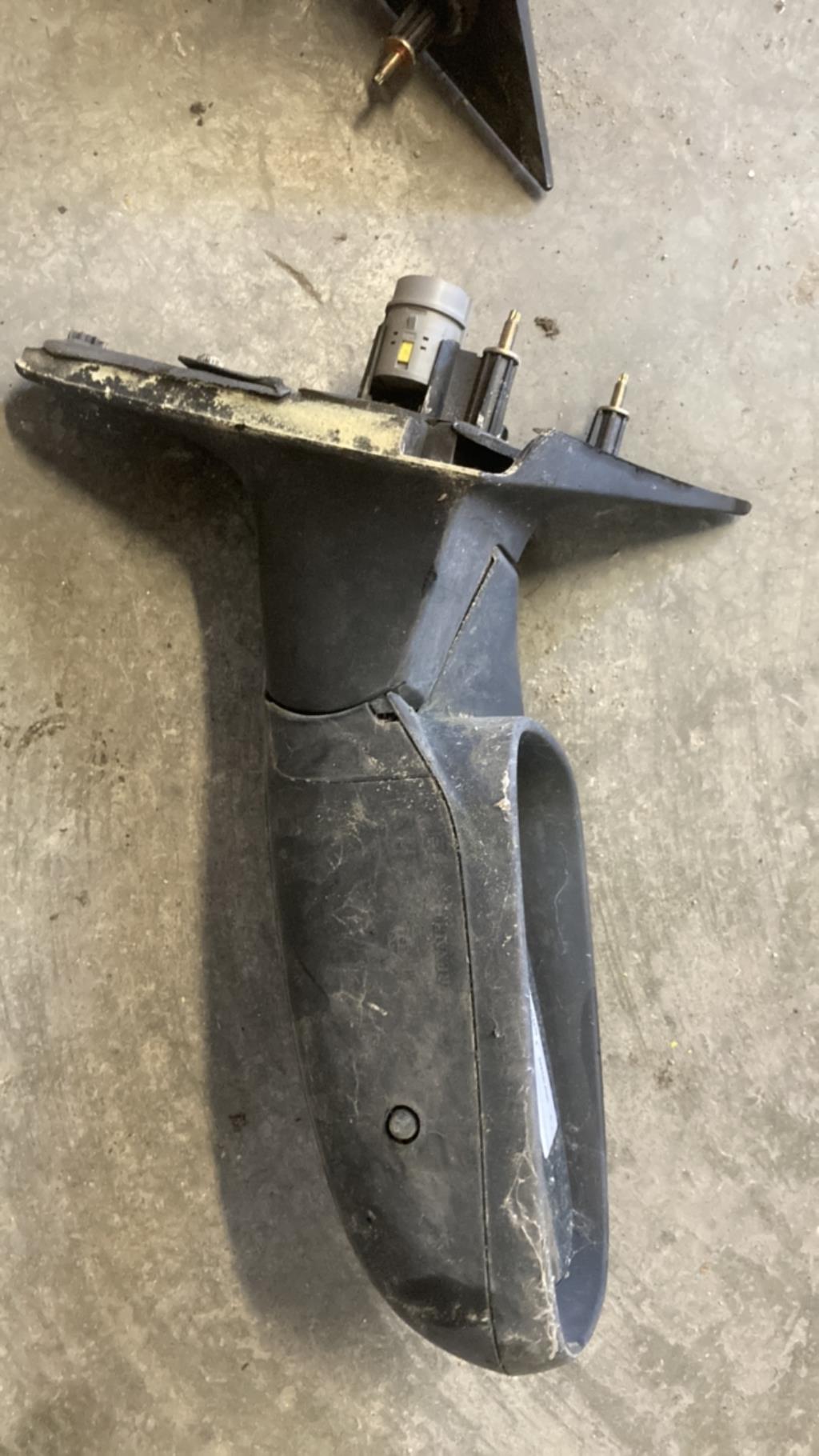 Retroviseur droit RENAULT LAGUNA 2 PHASE 1 BREAK Diesel - 1