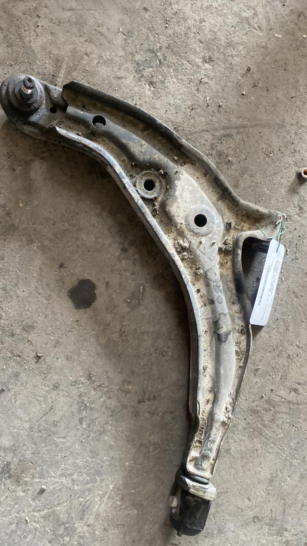 Triangle avant gauche NISSAN MICRA 2 PHASE 1 Essence - 1