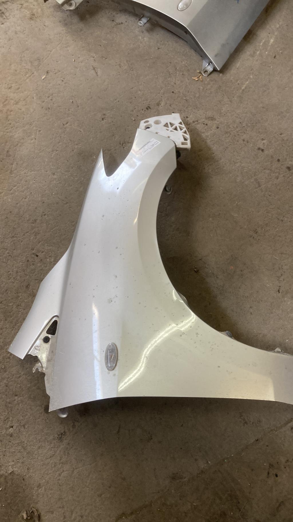 Aile avant droit MAZDA 5 1 PHASE 1 Diesel - 1