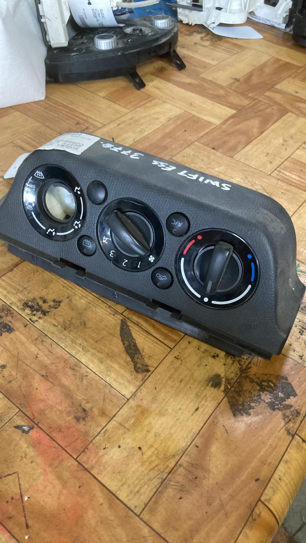 Commande chauffage SUZUKI SWIFT 3 Essence - 1