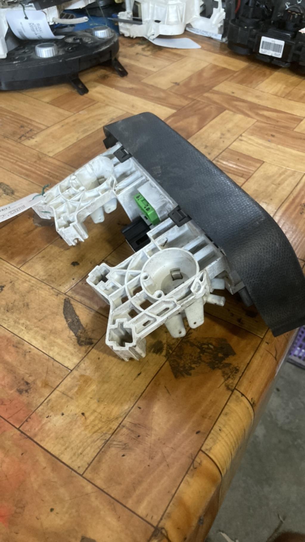 Commande chauffage SUZUKI SWIFT 3 Diesel - 1