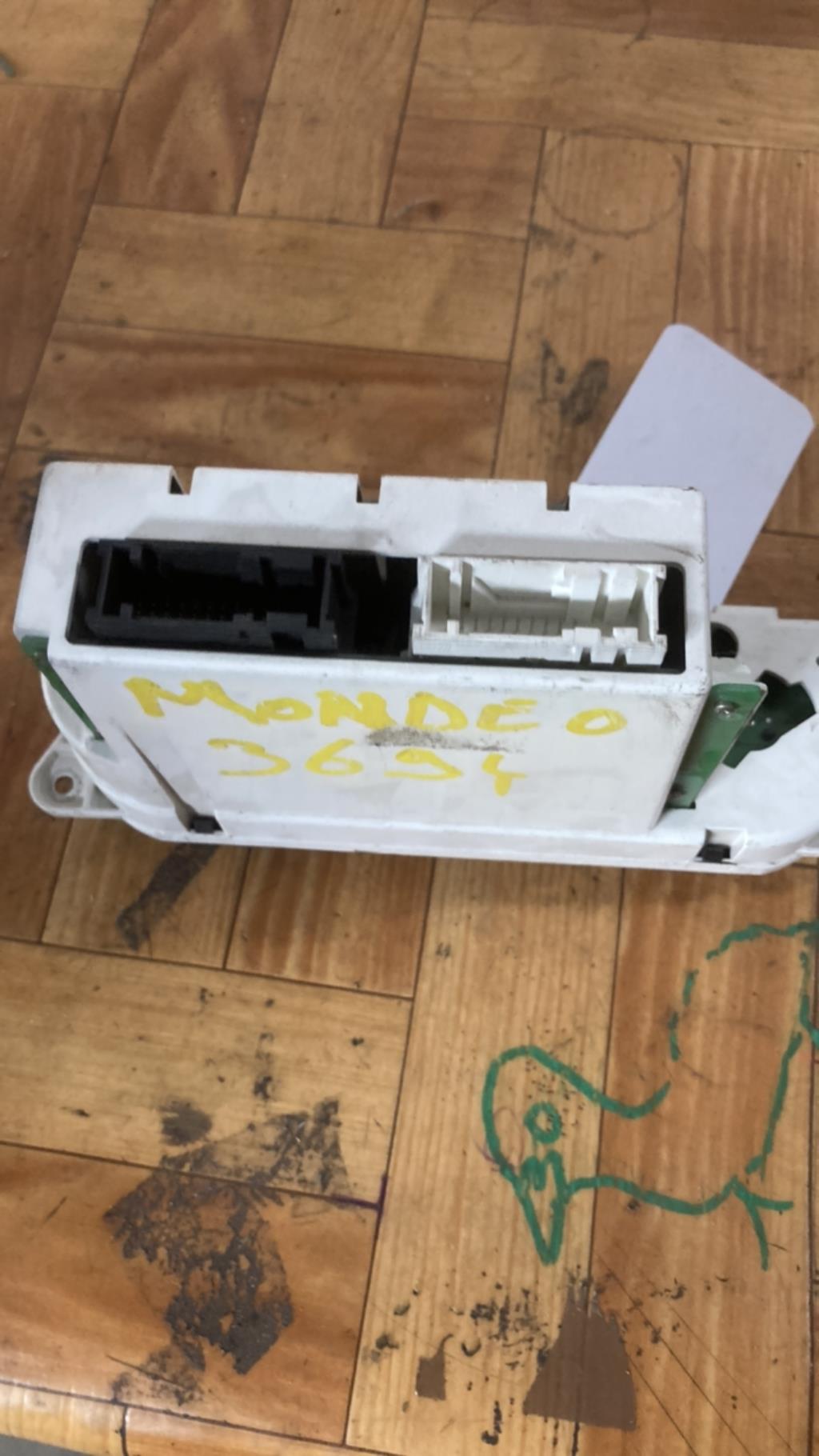 Commande chauffage FORD MONDEO 2 BREAK Diesel - 1