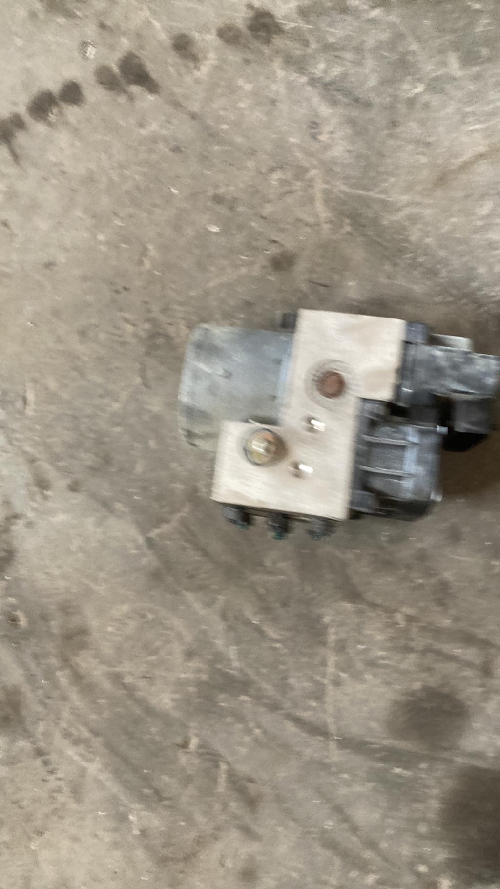 Bloc ABS (freins anti-blocage) RENAULT CLIO 2 PHASE 1 Essence - 1
