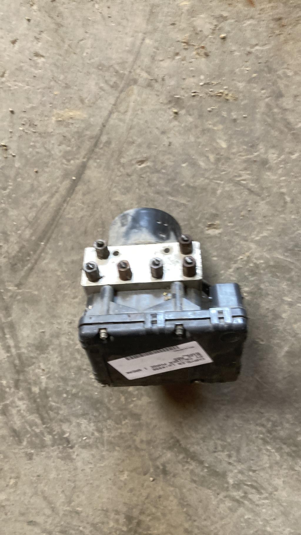 Bloc ABS (freins anti-blocage) CHRYSLER PT CRUISER PHASE 1 BREAK Essence - 1