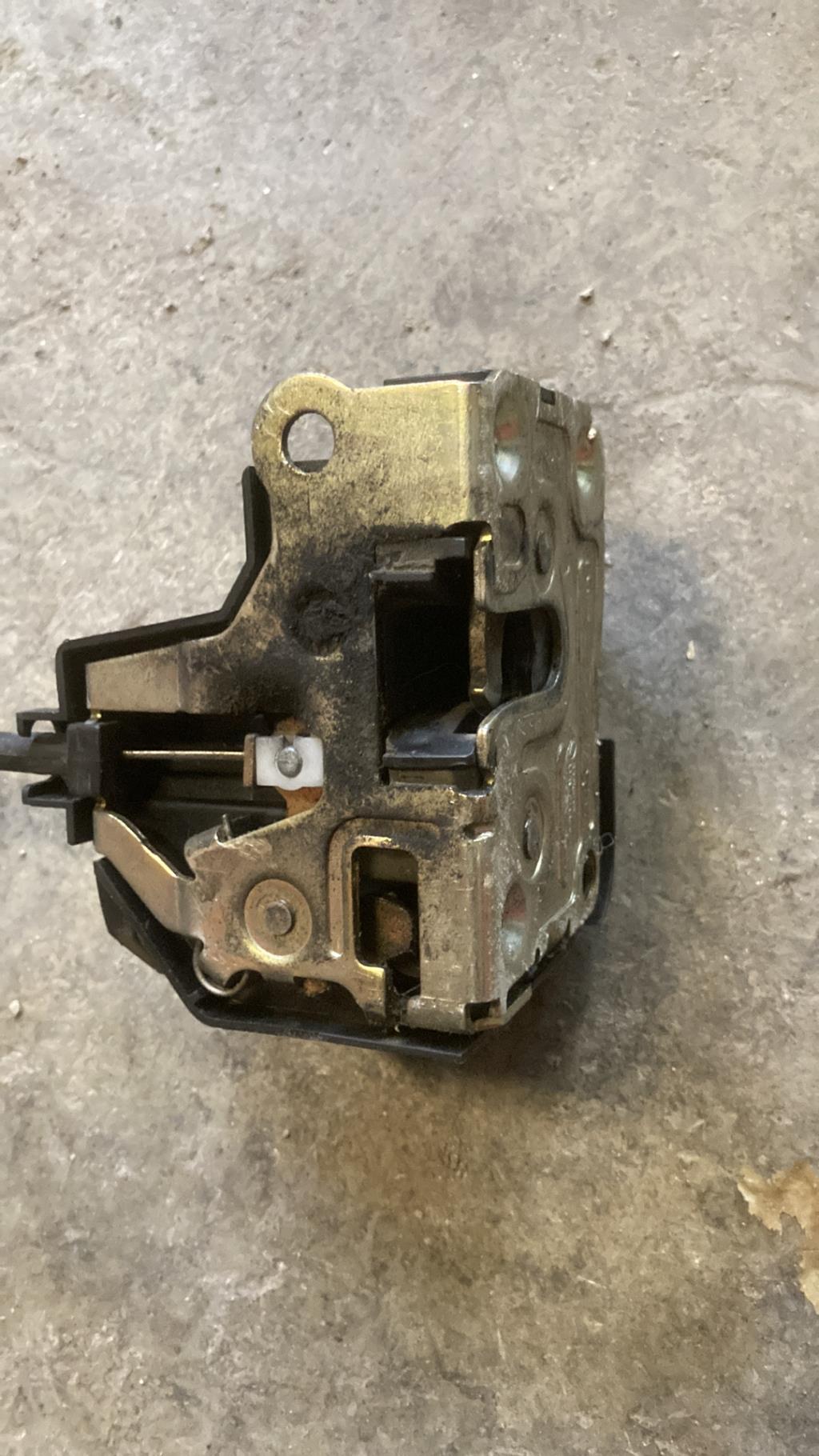 Serrure avant gauche RENAULT SCENIC 1 PHASE 2 Diesel - 1