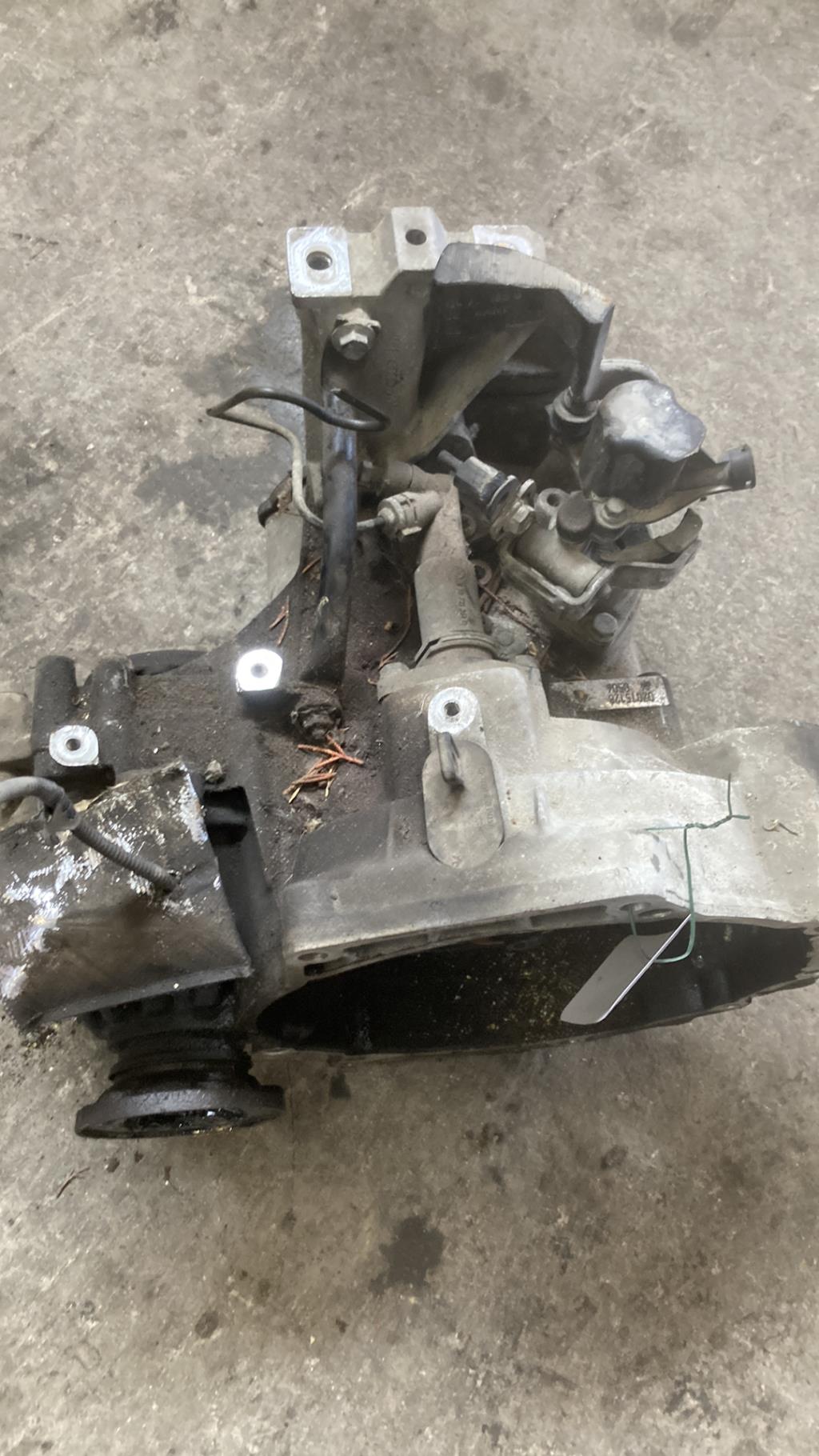 Boite de vitesses VOLKSWAGEN NEW BEETLE 1 PHASE 1 Essence - 1
